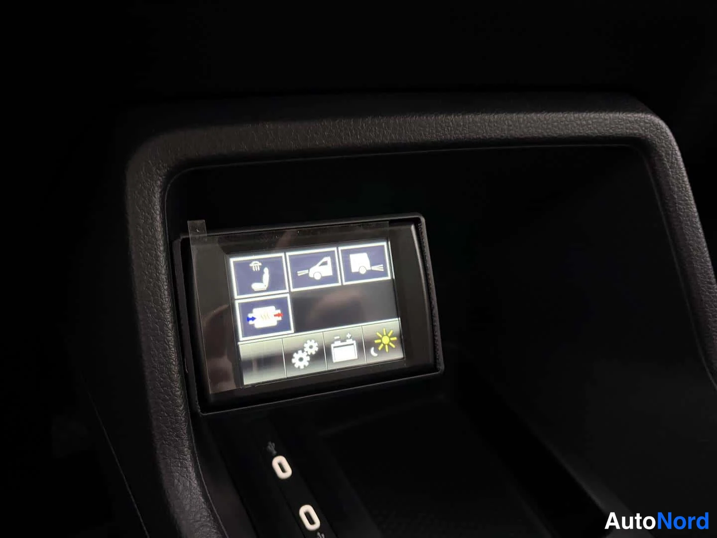 Valkoinen Volkswagen Caddy 2026, yksityiskohta, kuva 37