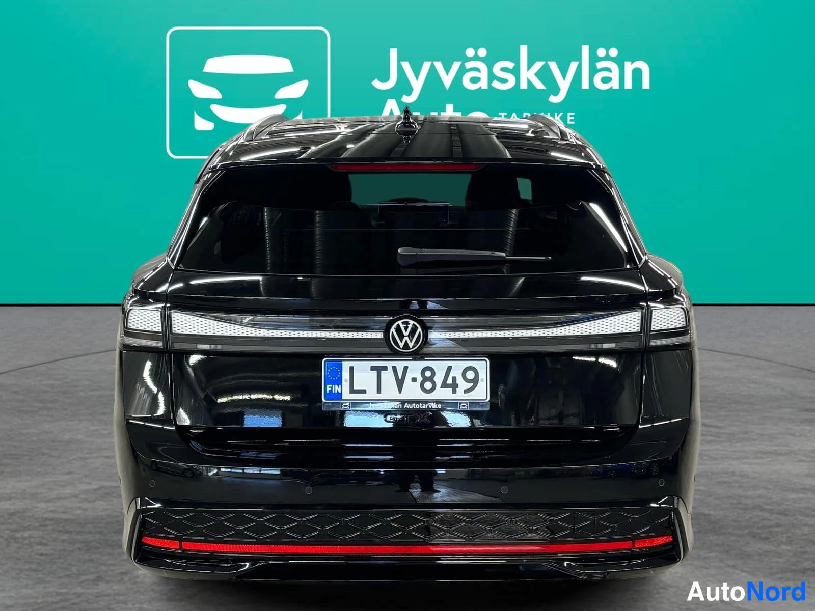 Musta Volkswagen ID.7 2026, takaa, kuva 7