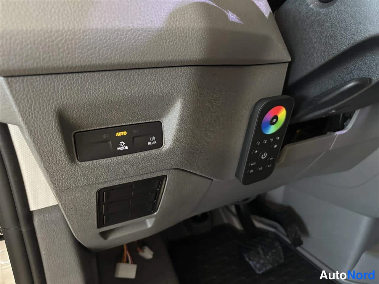 Valkoinen Volkswagen Crafter 2026, yksityiskohta, kuva 23