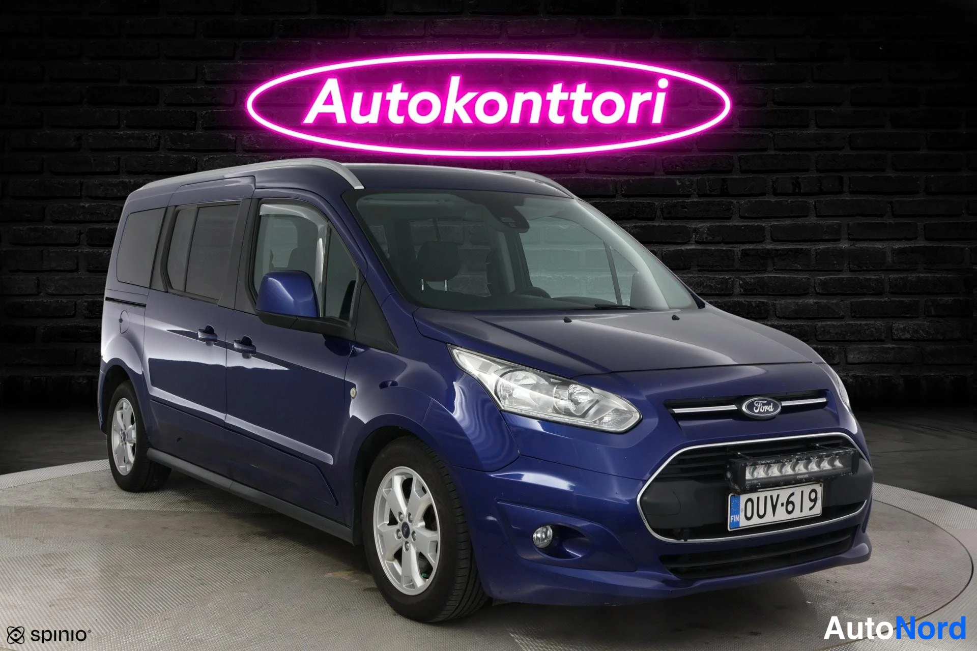 Sininen Ford Tourneo Connect 2016, etuviisto, keula oikealle, kuva 2