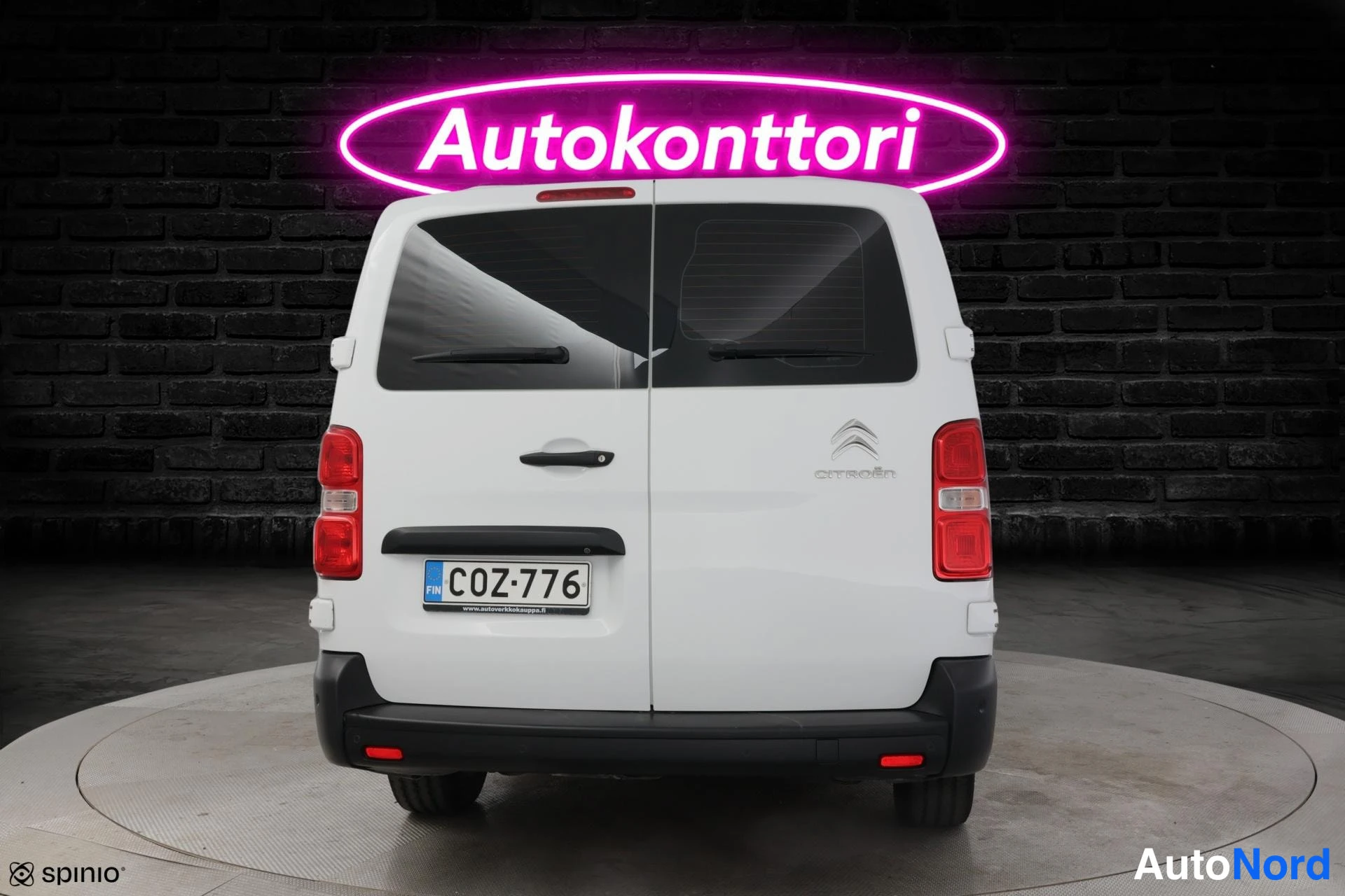 Valkoinen Citroen Jumpy 2020, takaa, kuva 6