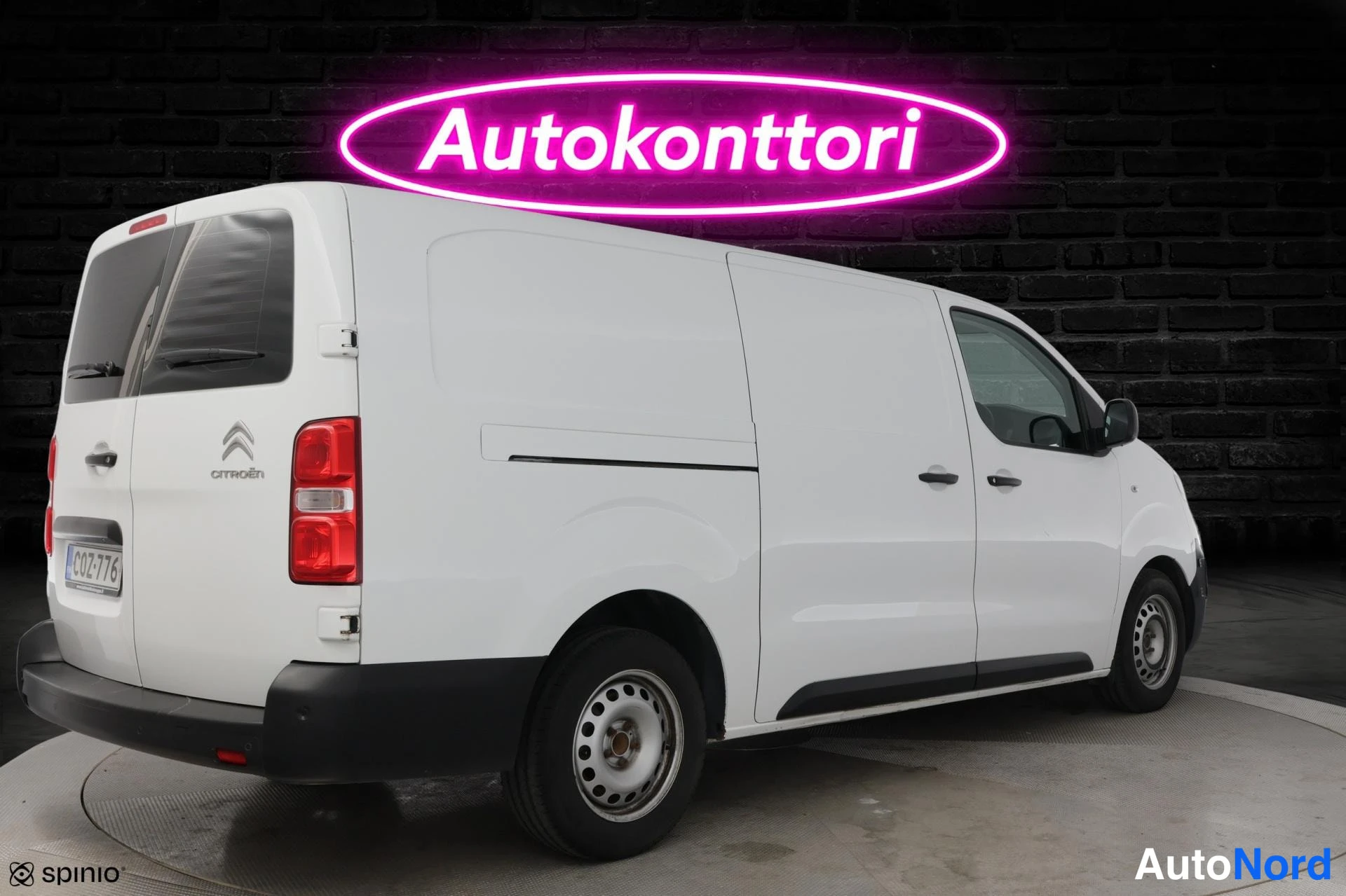 Valkoinen Citroen Jumpy 2020, takaviisto, kuva 5