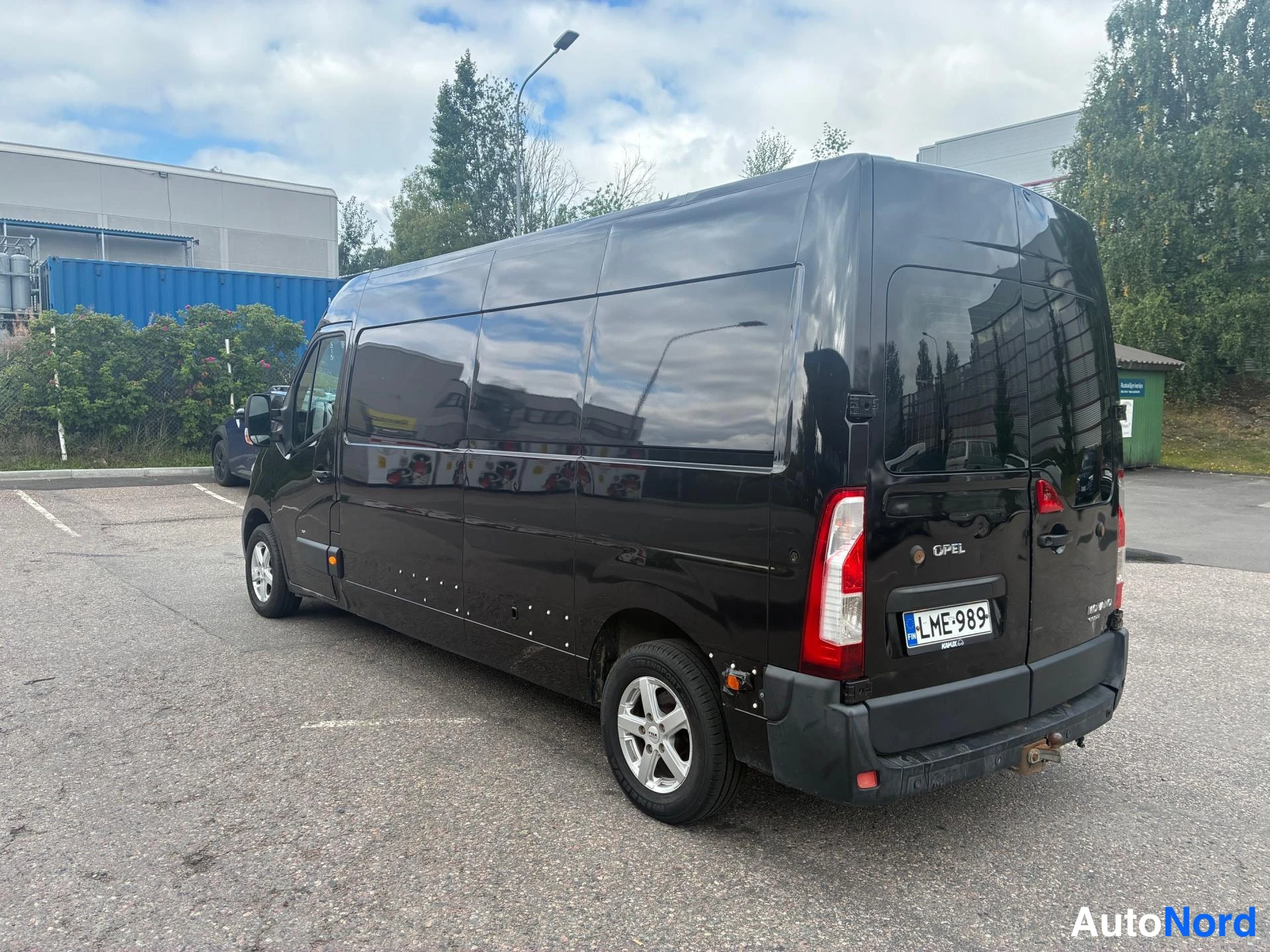 Musta Opel Movano 2014, takaviisto, kuva 4