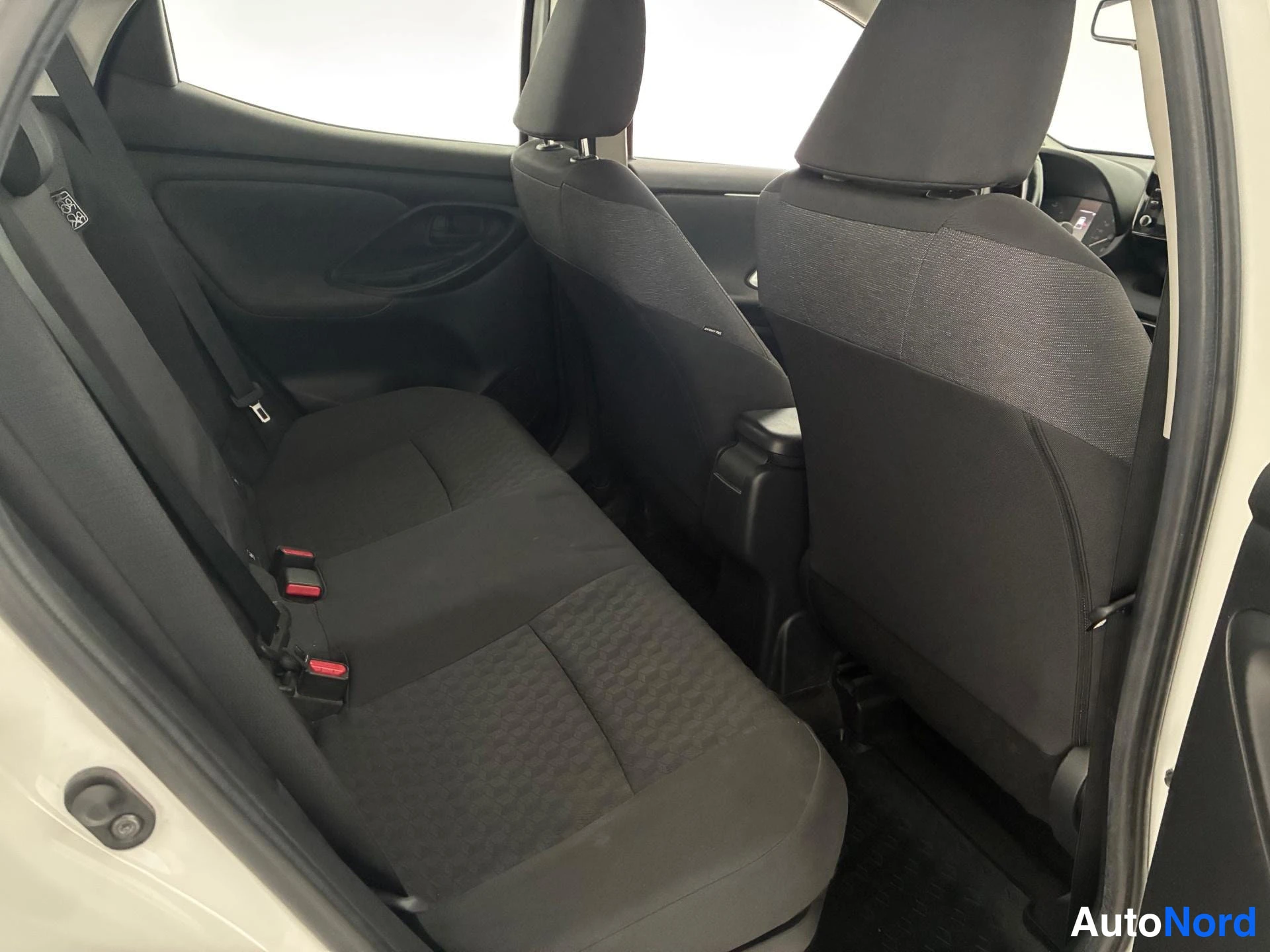 White Toyota Yaris 2022, rear seats, photo 11