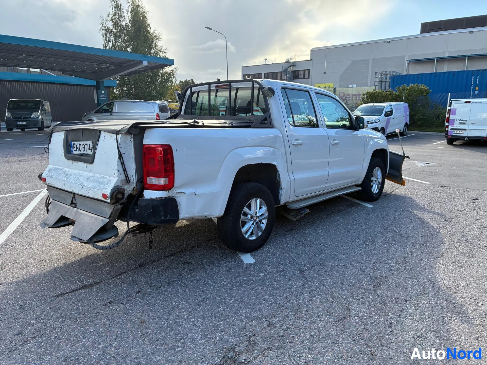 Valkoinen Volkswagen Amarok 2015, takaviisto, kuva 3