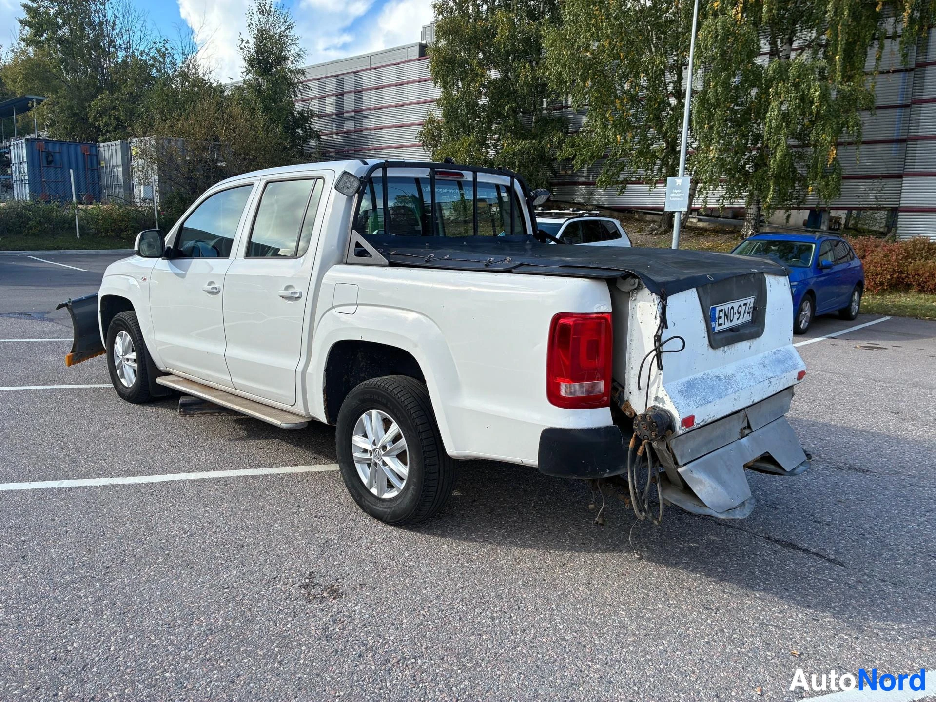 Valkoinen Volkswagen Amarok 2015, takaviisto, kuva 4