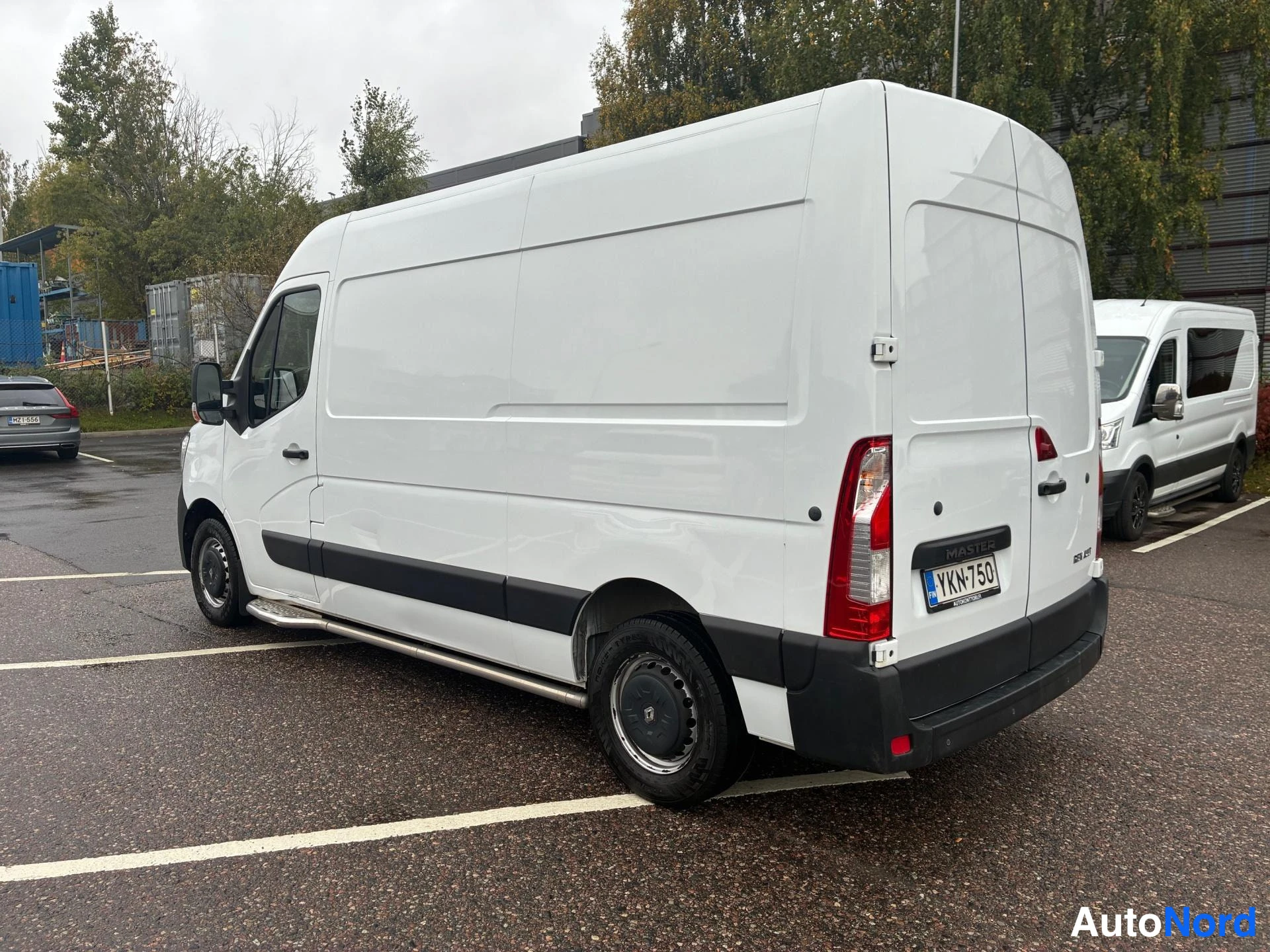 Valkoinen Renault Master 2020, takaviisto, kuva 4