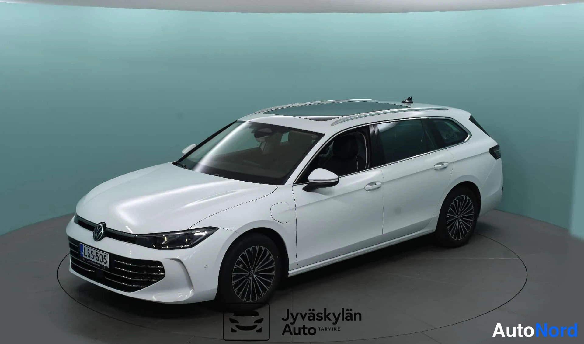 Volkswagen Passat Premium-talvipaketti 2024