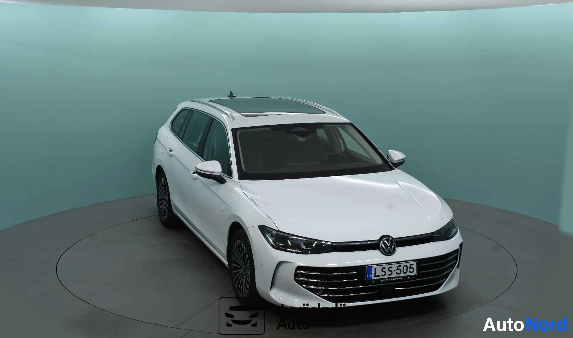 Valkoinen Volkswagen Passat 2024, etuviisto, keula oikealle, kuva 3
