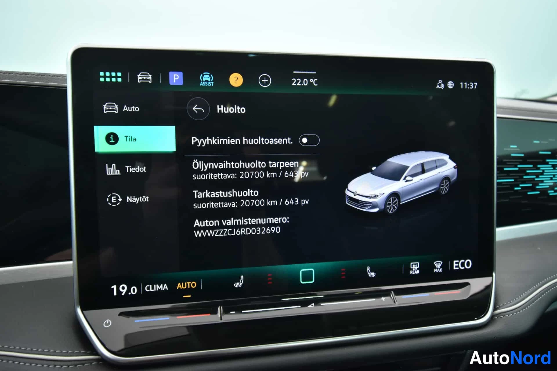 Valkoinen Volkswagen Passat 2024, yksityiskohta, kuva 27