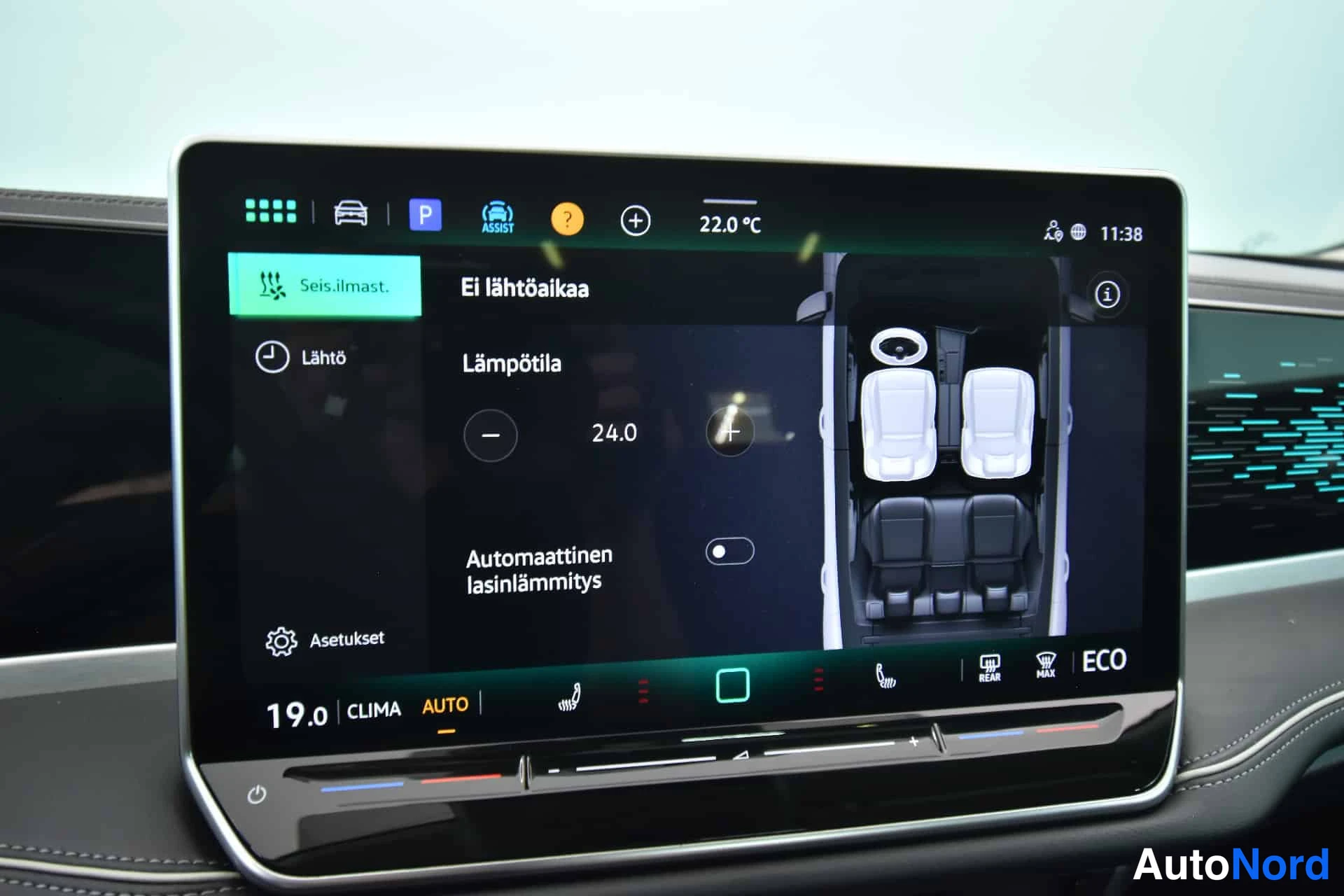 Valkoinen Volkswagen Passat 2024, yksityiskohta, kuva 28