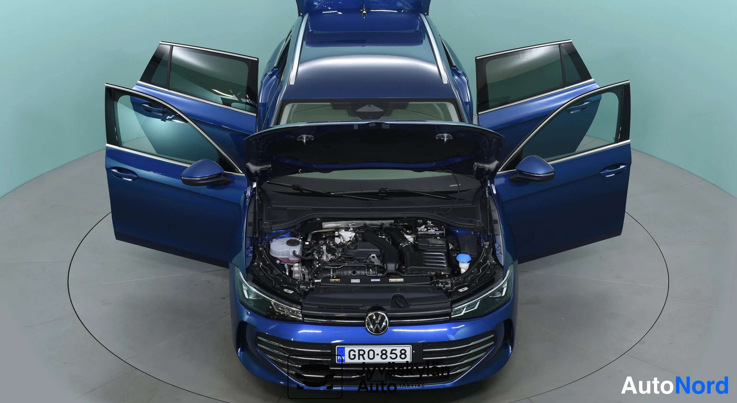 Sininen Volkswagen Passat 2024, etuviisto, kuva 6