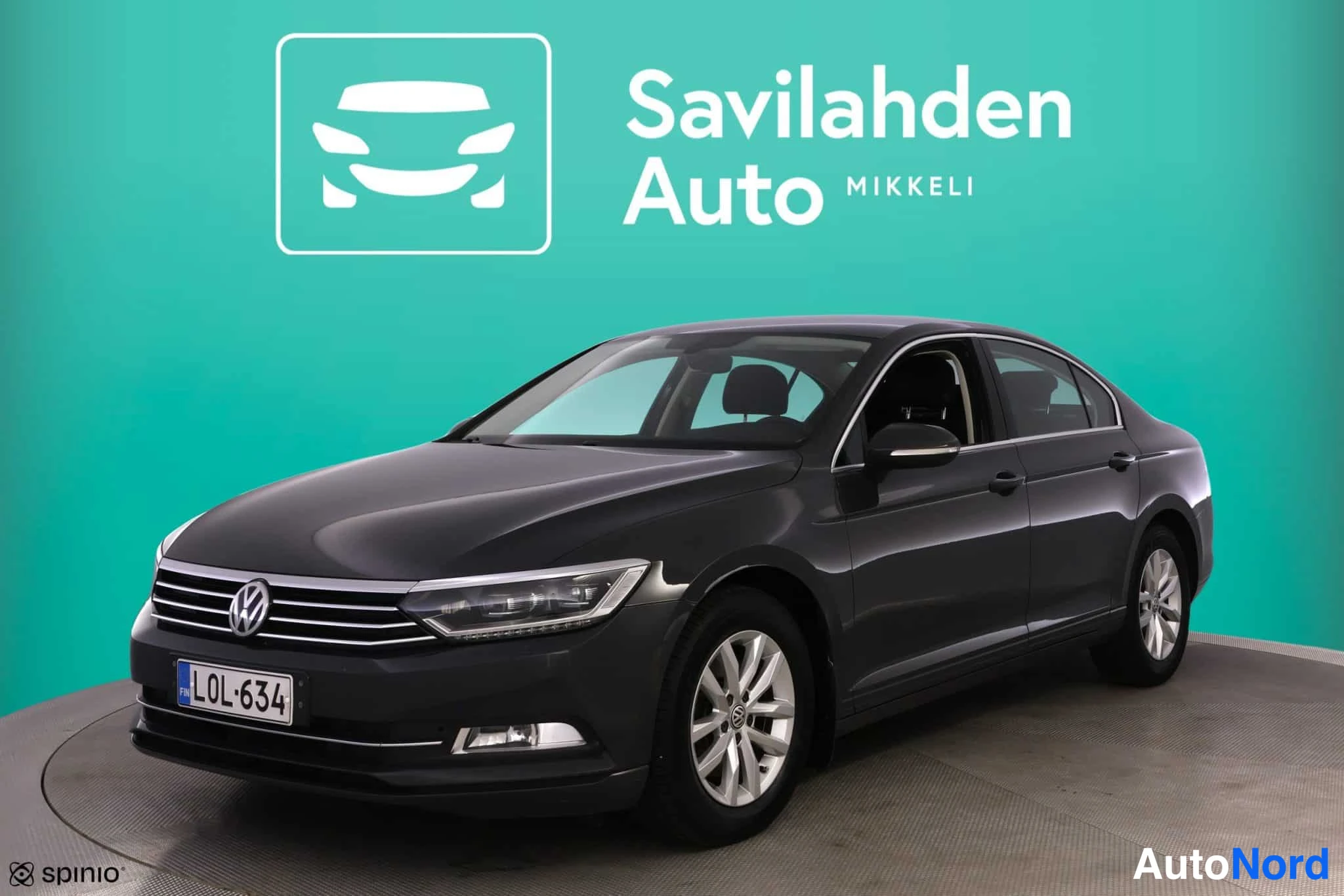 Harmaa Volkswagen Passat 2018, etuviisto, keula vasemmalle, kuva 2
