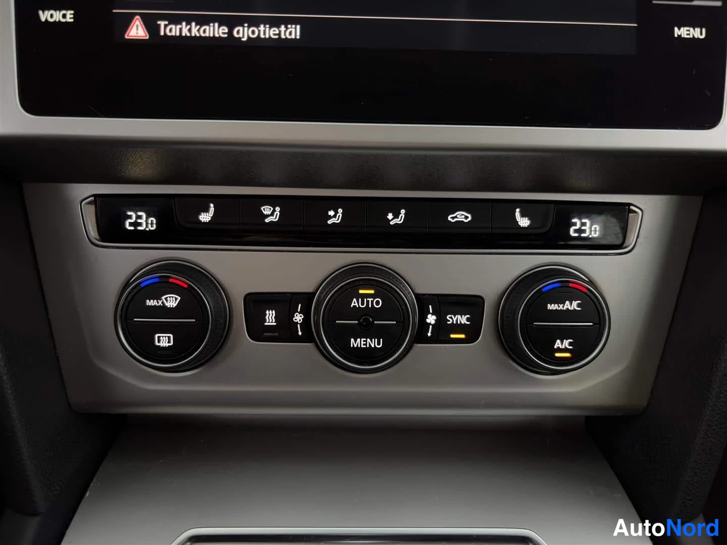 Harmaa Volkswagen Passat 2018, yksityiskohta, kuva 25