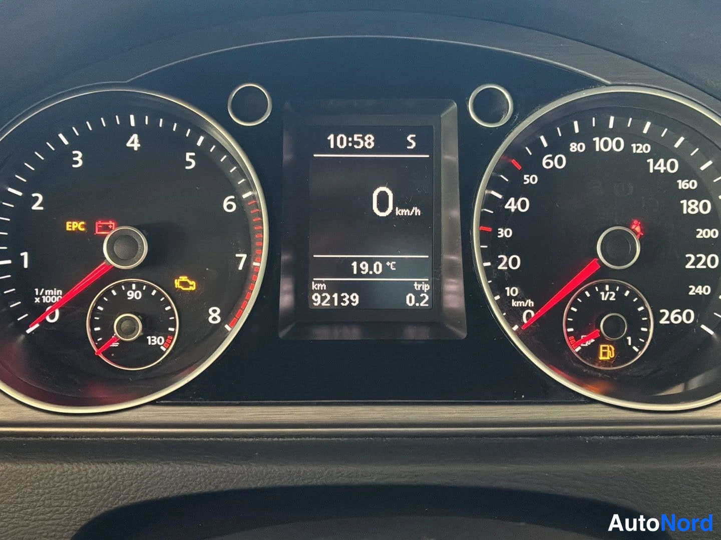 Ruskea Volkswagen Passat 2012, yksityiskohta, kuva 14
