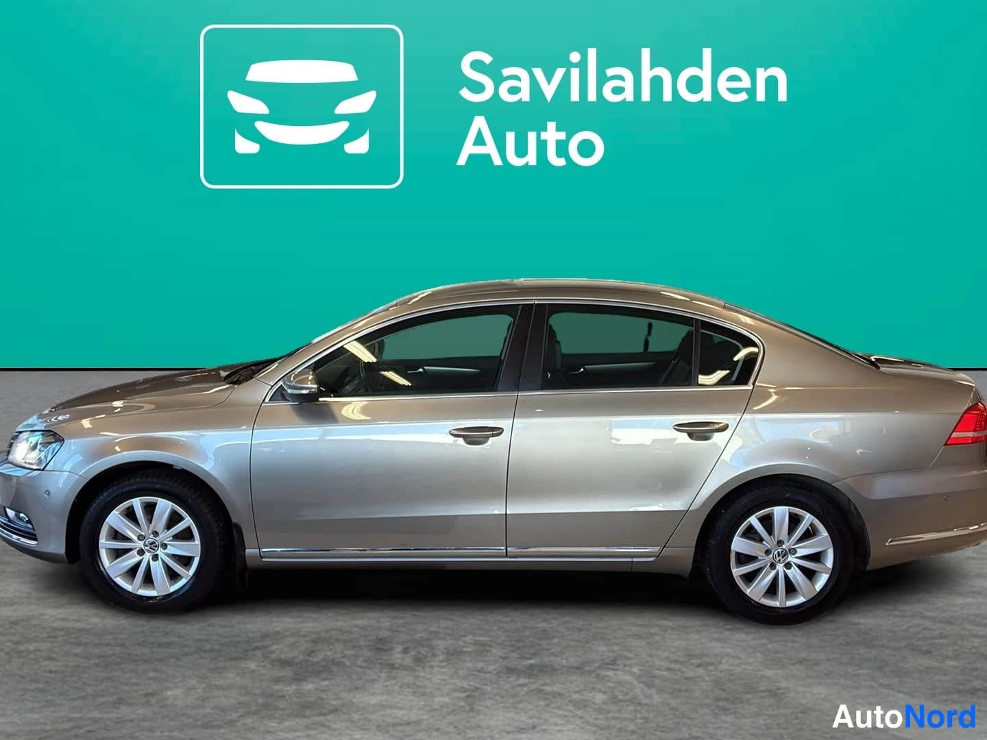 Ruskea Volkswagen Passat 2012, sivulta, kuva 3