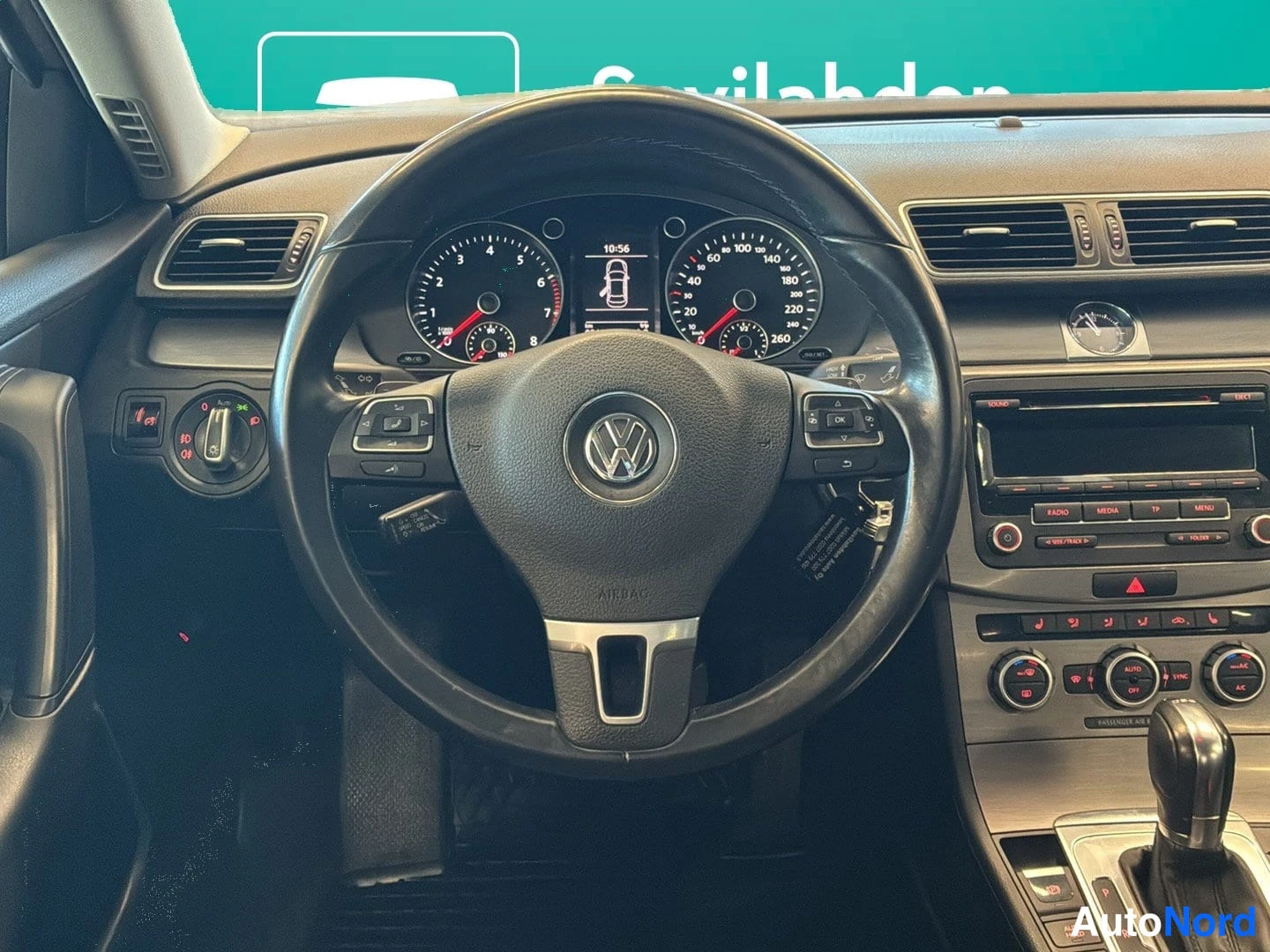 Ruskea Volkswagen Passat 2012, ohjaamo, kuva 7