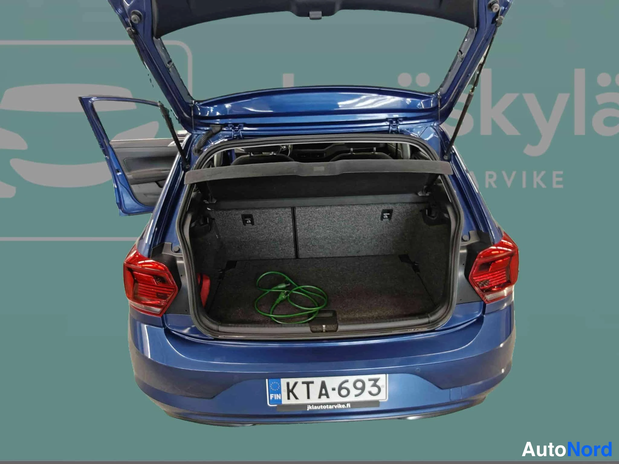 Sininen Volkswagen Polo 2018, tavaratila, kuva 30