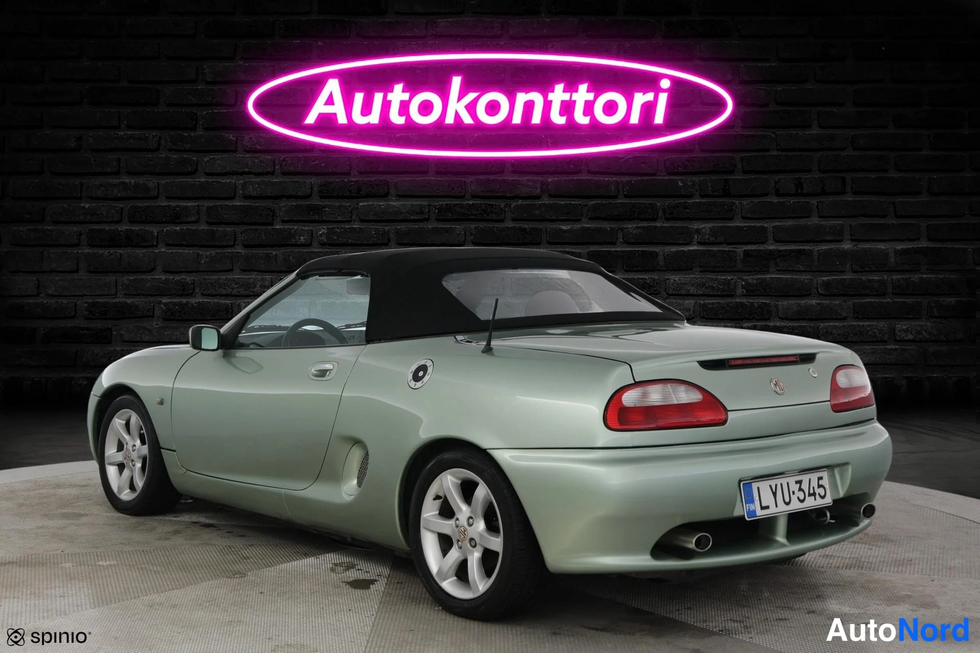 Grön MG F 2001, snett bakifrån, bild 4