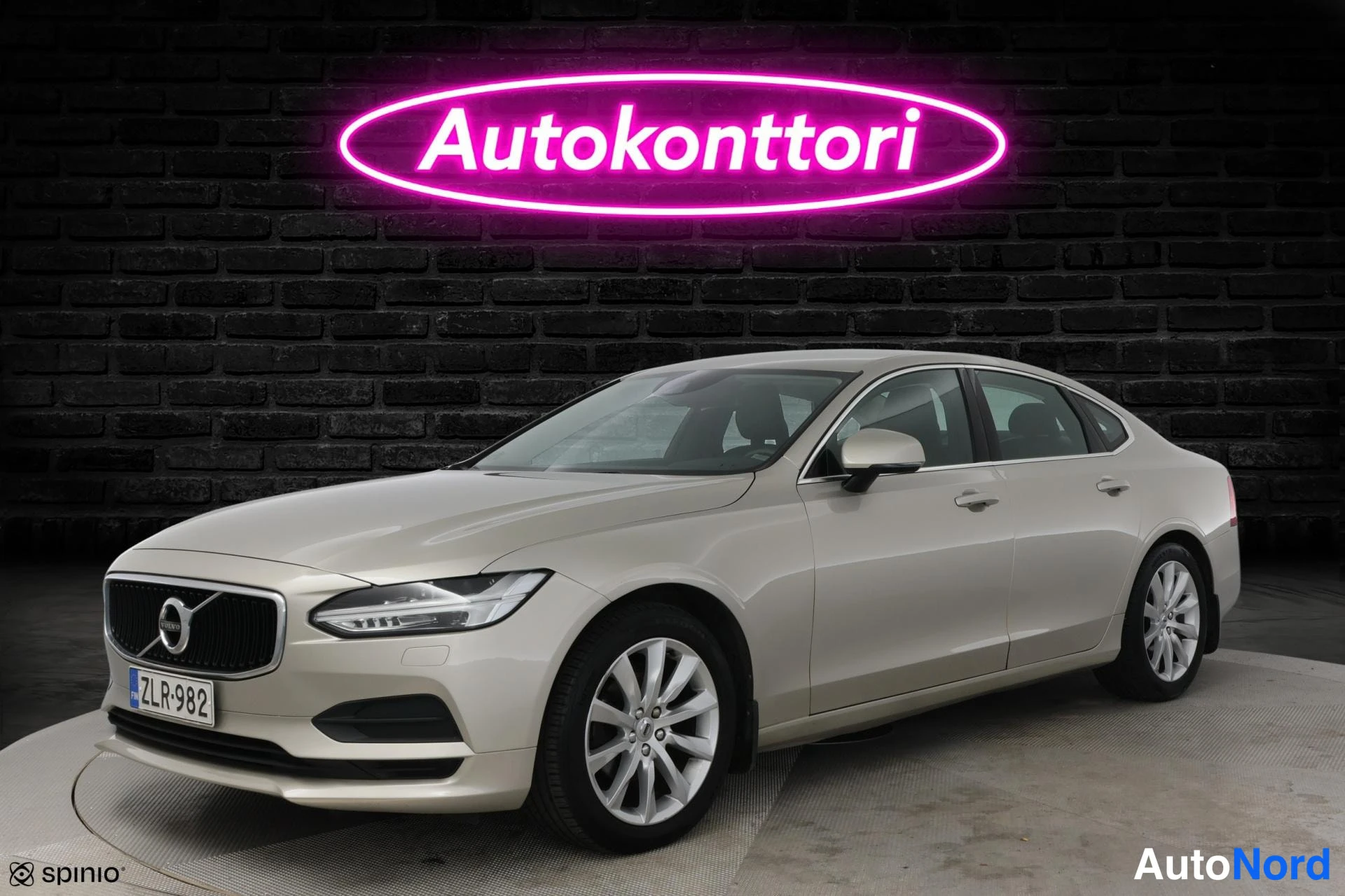 Volvo S90 D3 Momentum 2017