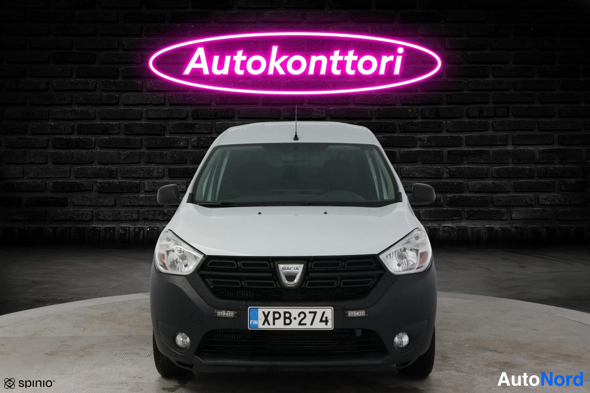 Valkoinen Dacia Dokker 2020, edestä, kuva 3