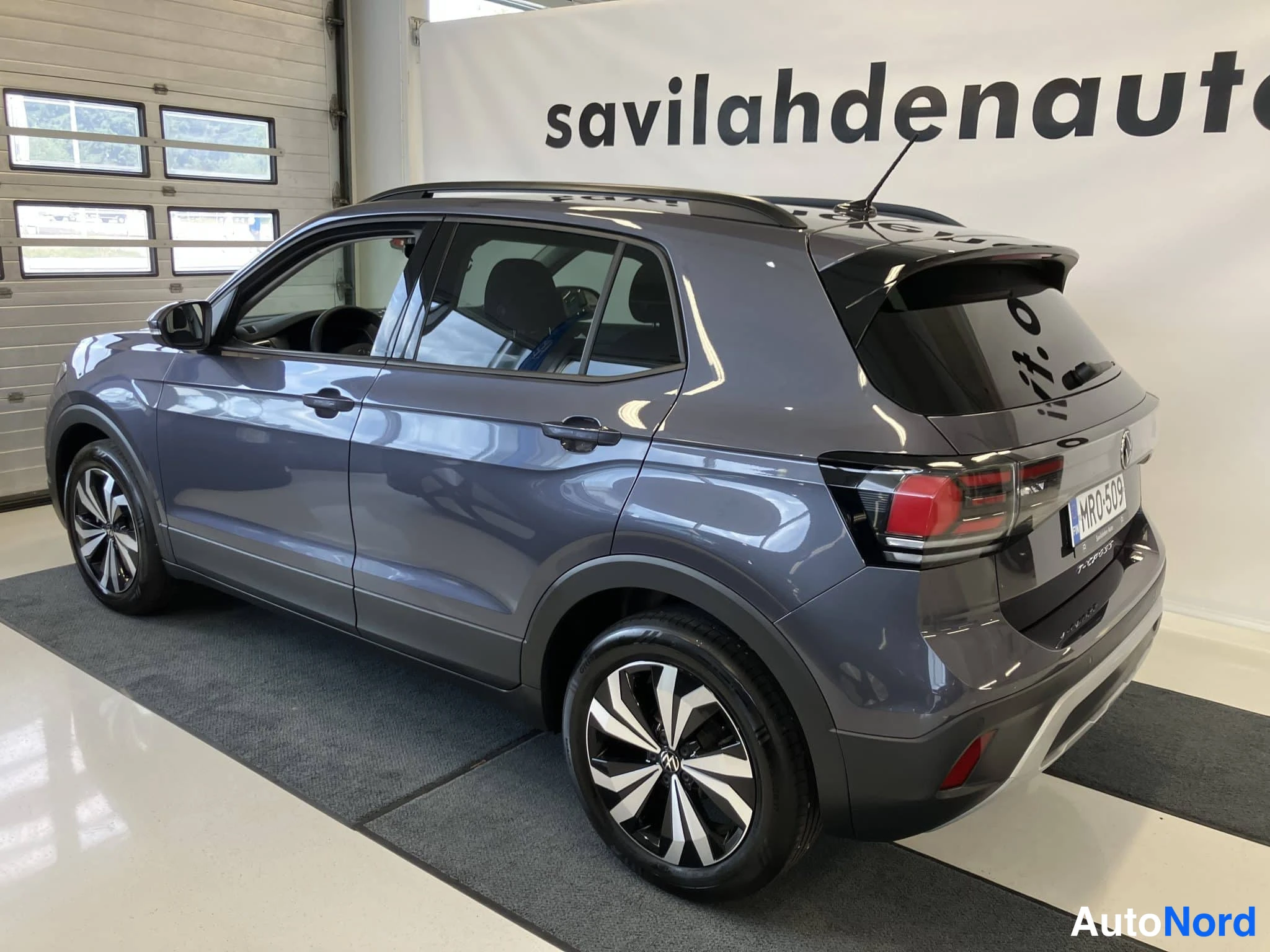 Harmaa Volkswagen T-Cross 2025, takaviisto, kuva 5