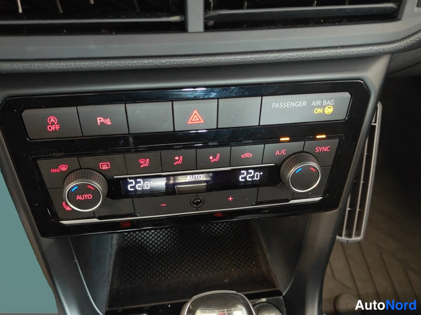 Copper Volkswagen T-Cross 2021, detail, photo 12