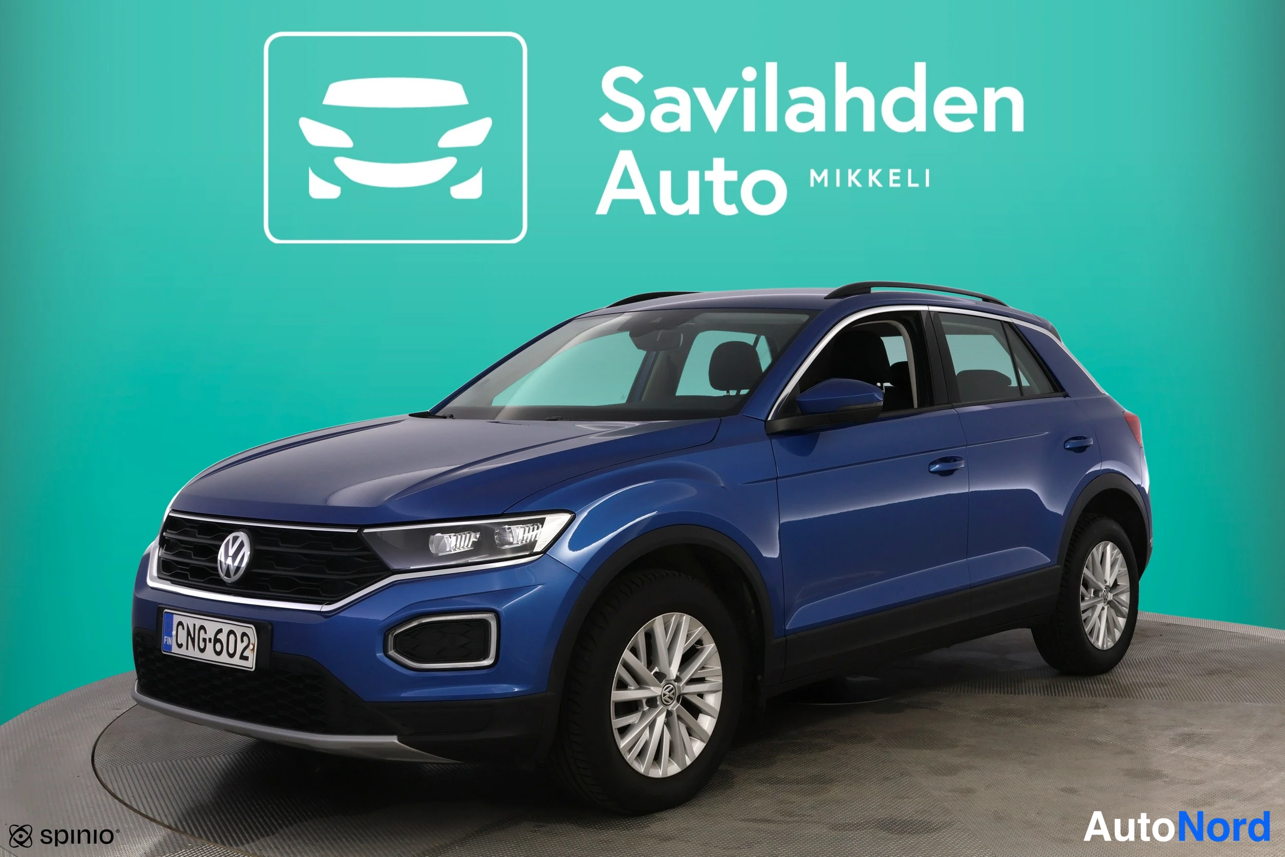 Sininen Volkswagen T-Roc 2019, etuviisto, keula vasemmalle, kuva 2