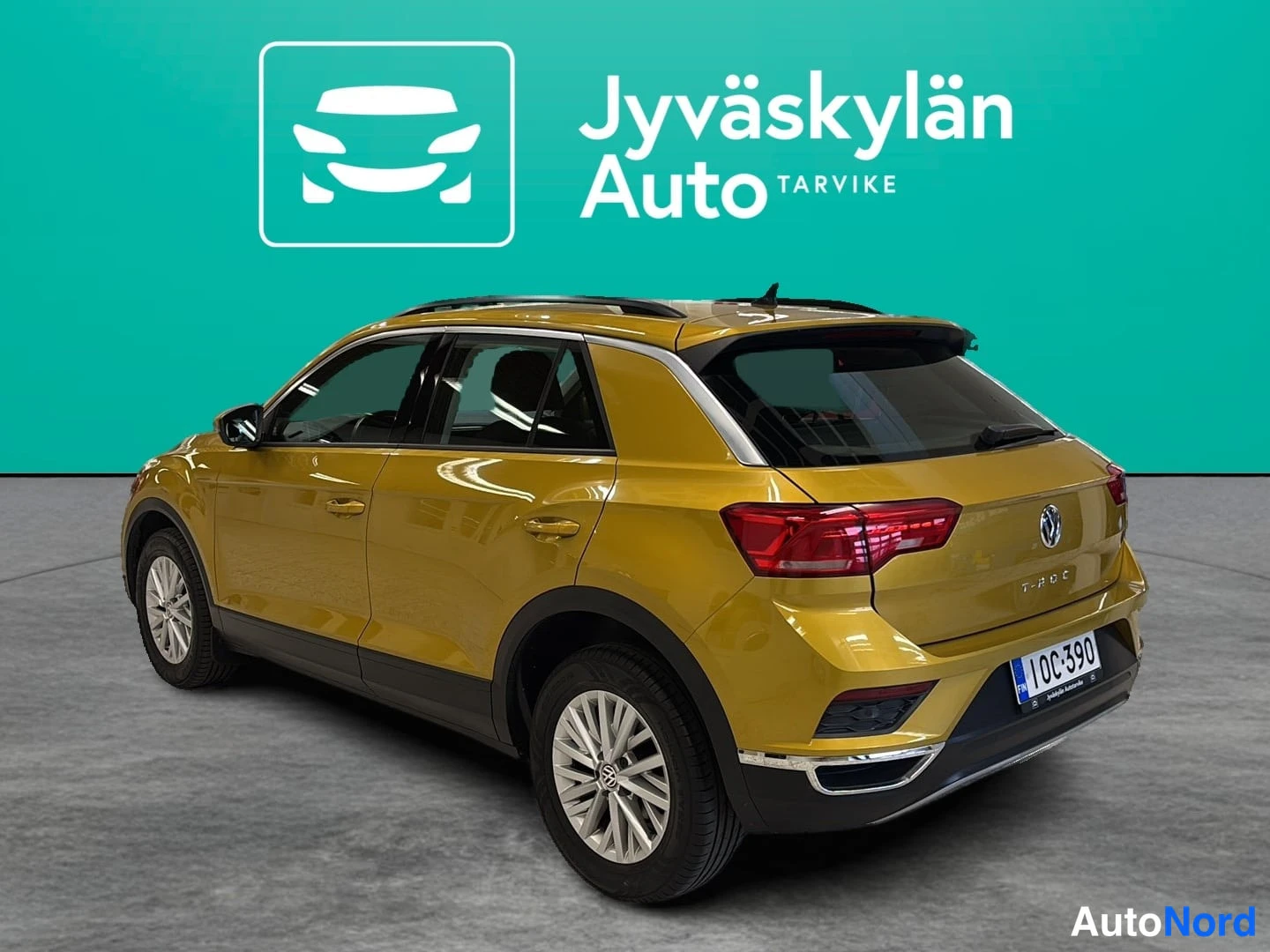 Keltainen Volkswagen T-Roc 2018, takaviisto, kuva 3