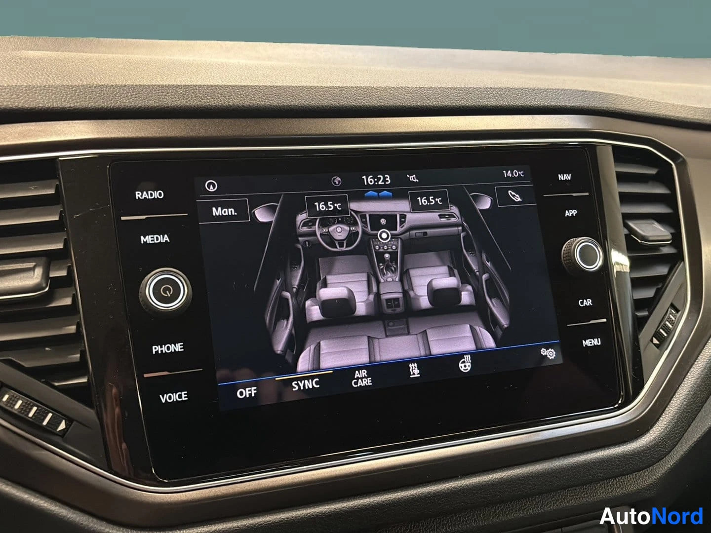 Keltainen Volkswagen T-Roc 2018, yksityiskohta, kuva 16