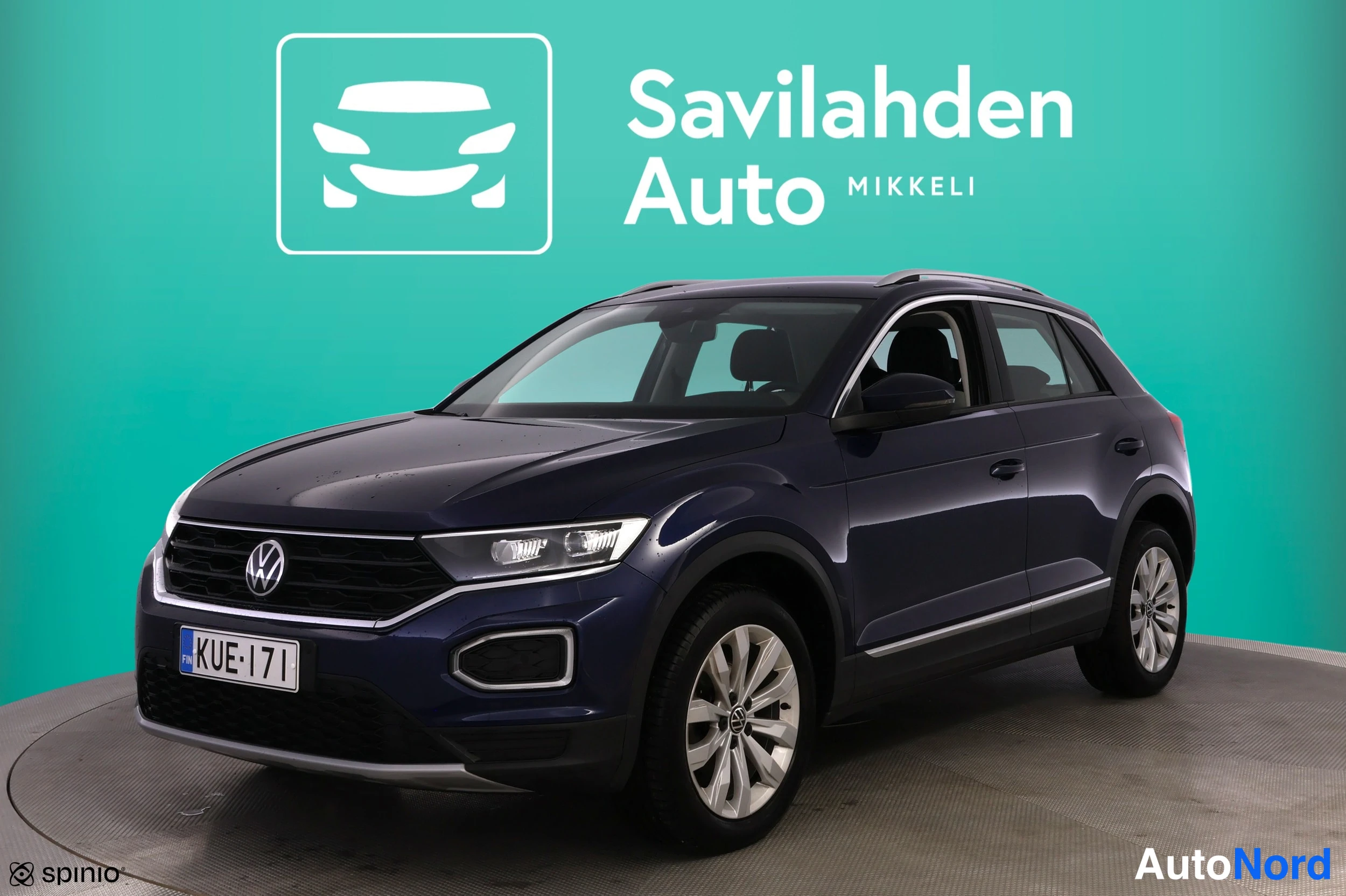 Sininen Volkswagen T-Roc 2022, etuviisto, keula vasemmalle, kuva 2