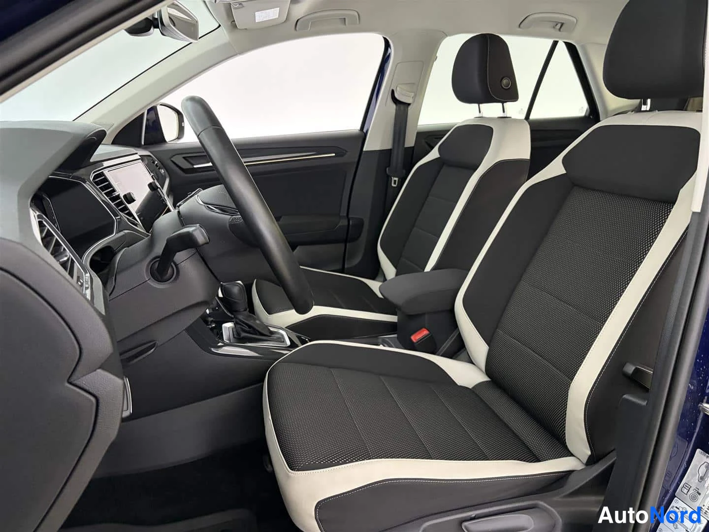 Sininen Volkswagen T-Roc 2022, etuistuimet, kuva 17