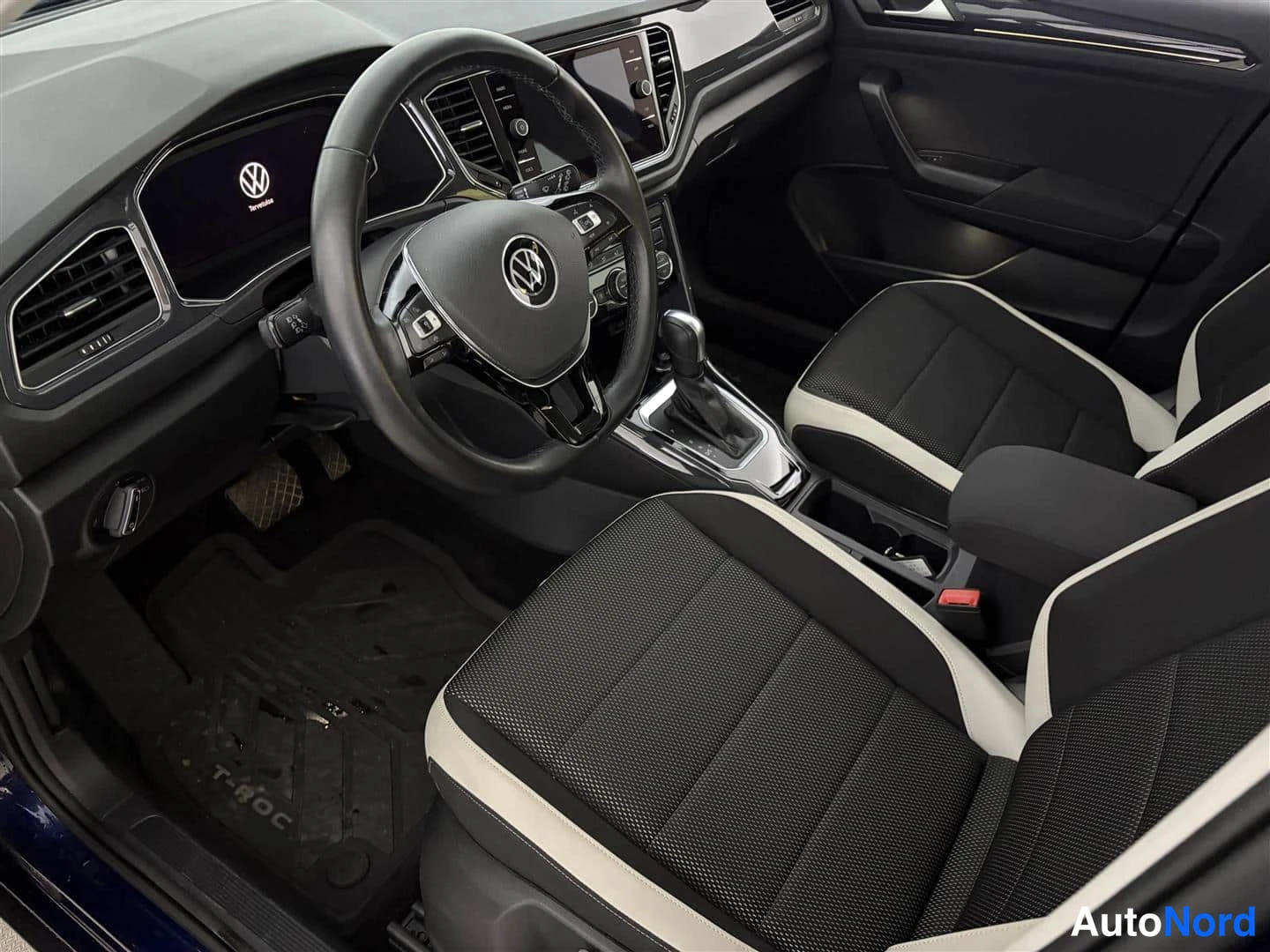 Sininen Volkswagen T-Roc 2022, ohjaamo, kuva 15