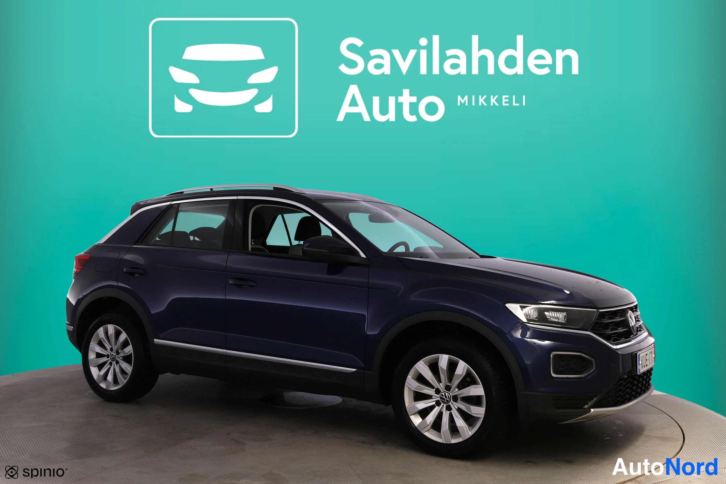 Sininen Volkswagen T-Roc 2022, etuviisto, keula oikealle, kuva 4