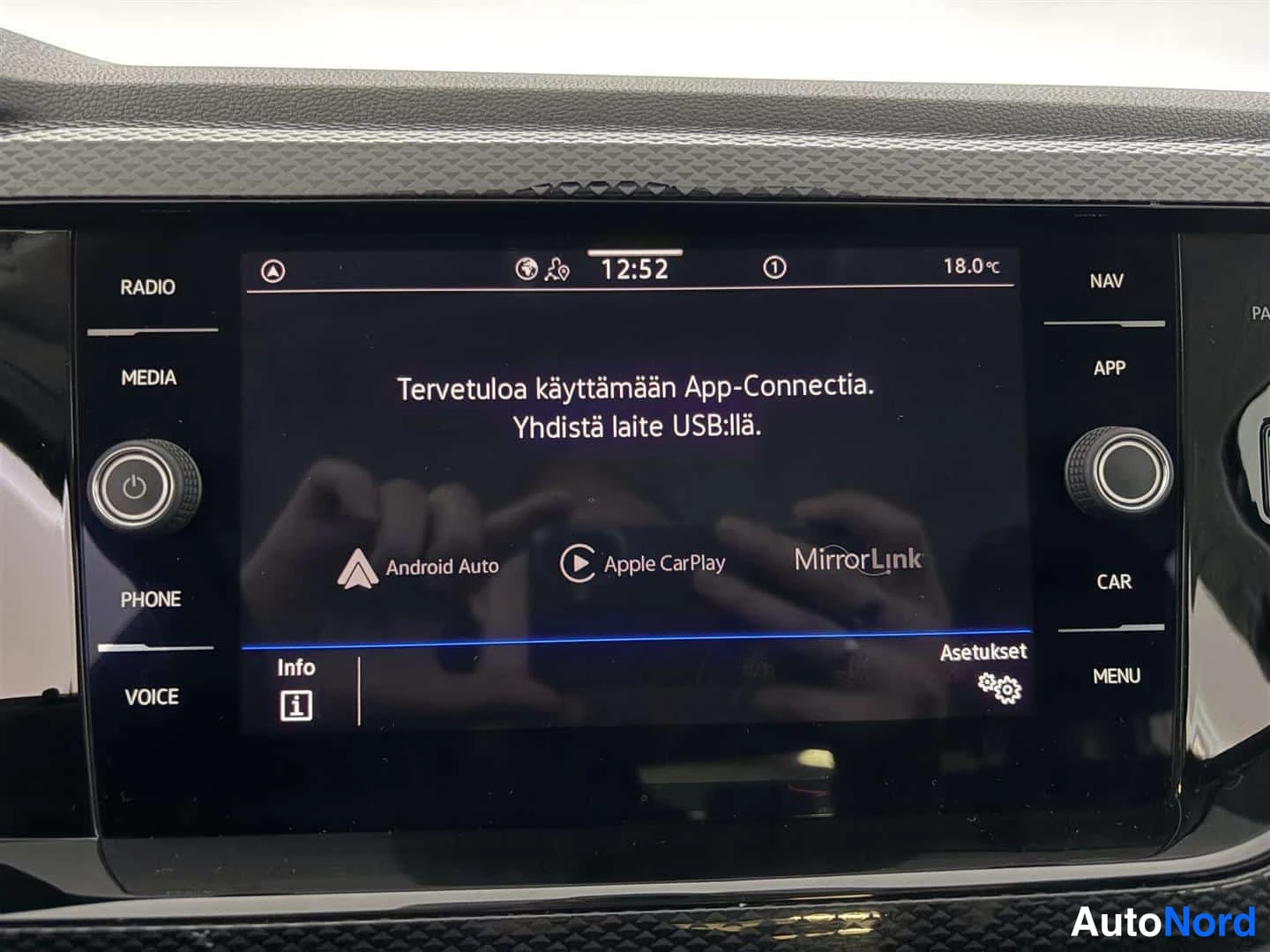 Musta Volkswagen Taigo 2021, yksityiskohta, kuva 23