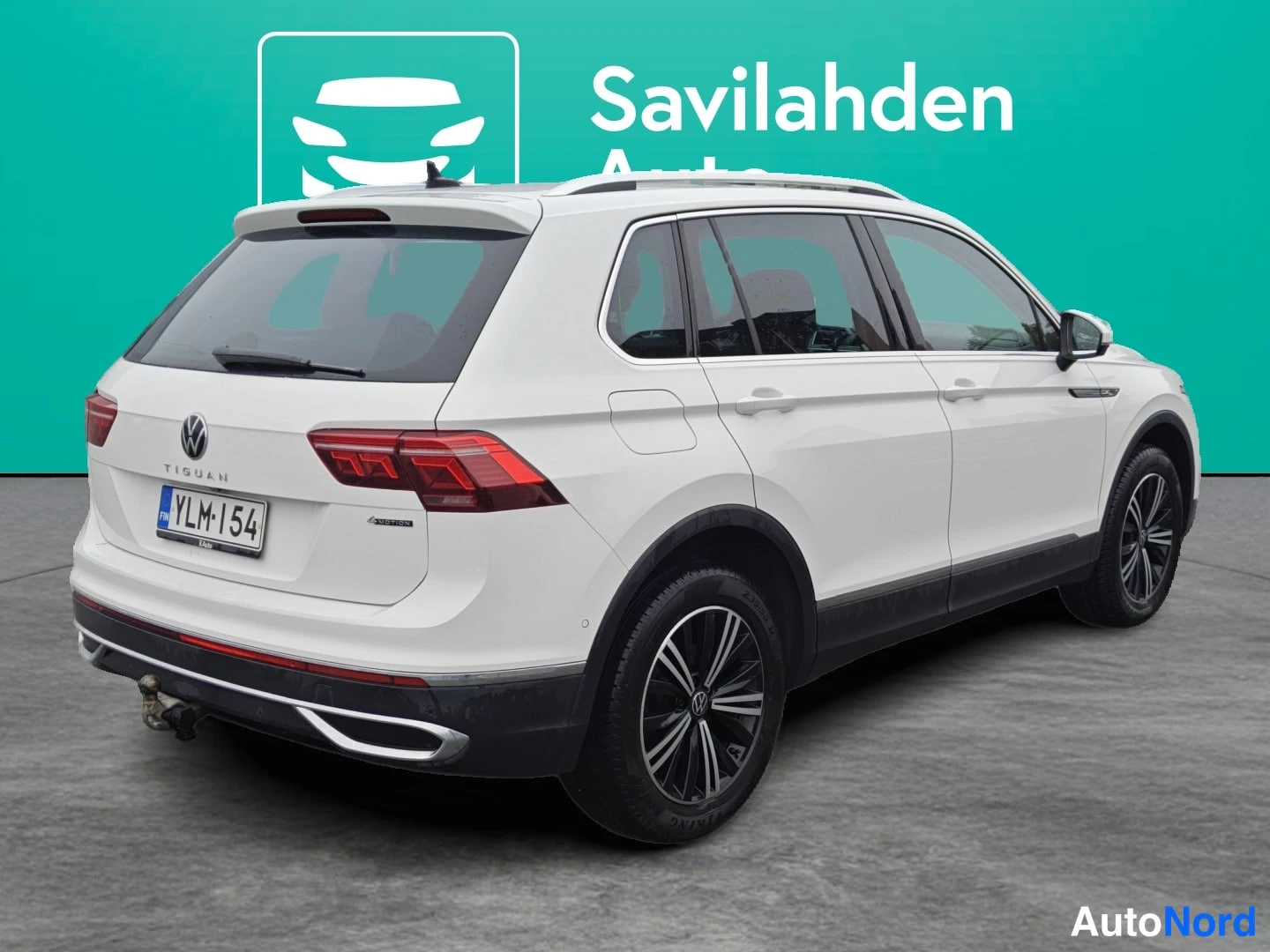 Valkoinen Volkswagen Tiguan 2022, takaviisto, kuva 4