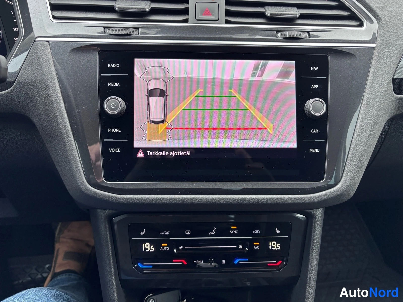 Blå Volkswagen Tiguan 2022, detalj, bild 13