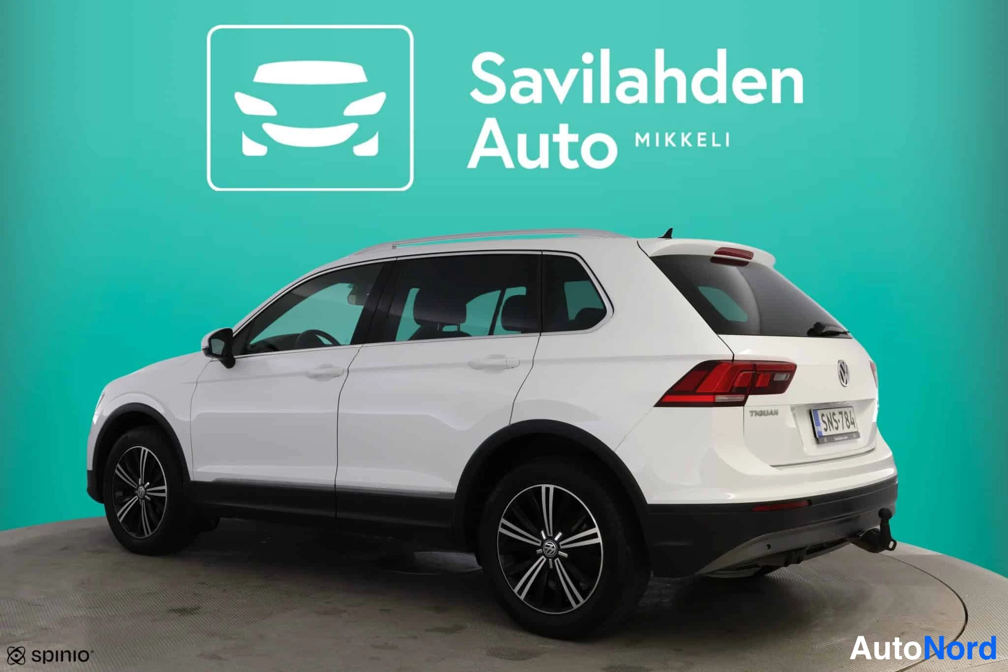 Valkoinen Volkswagen Tiguan 2017, takaviisto, kuva 7