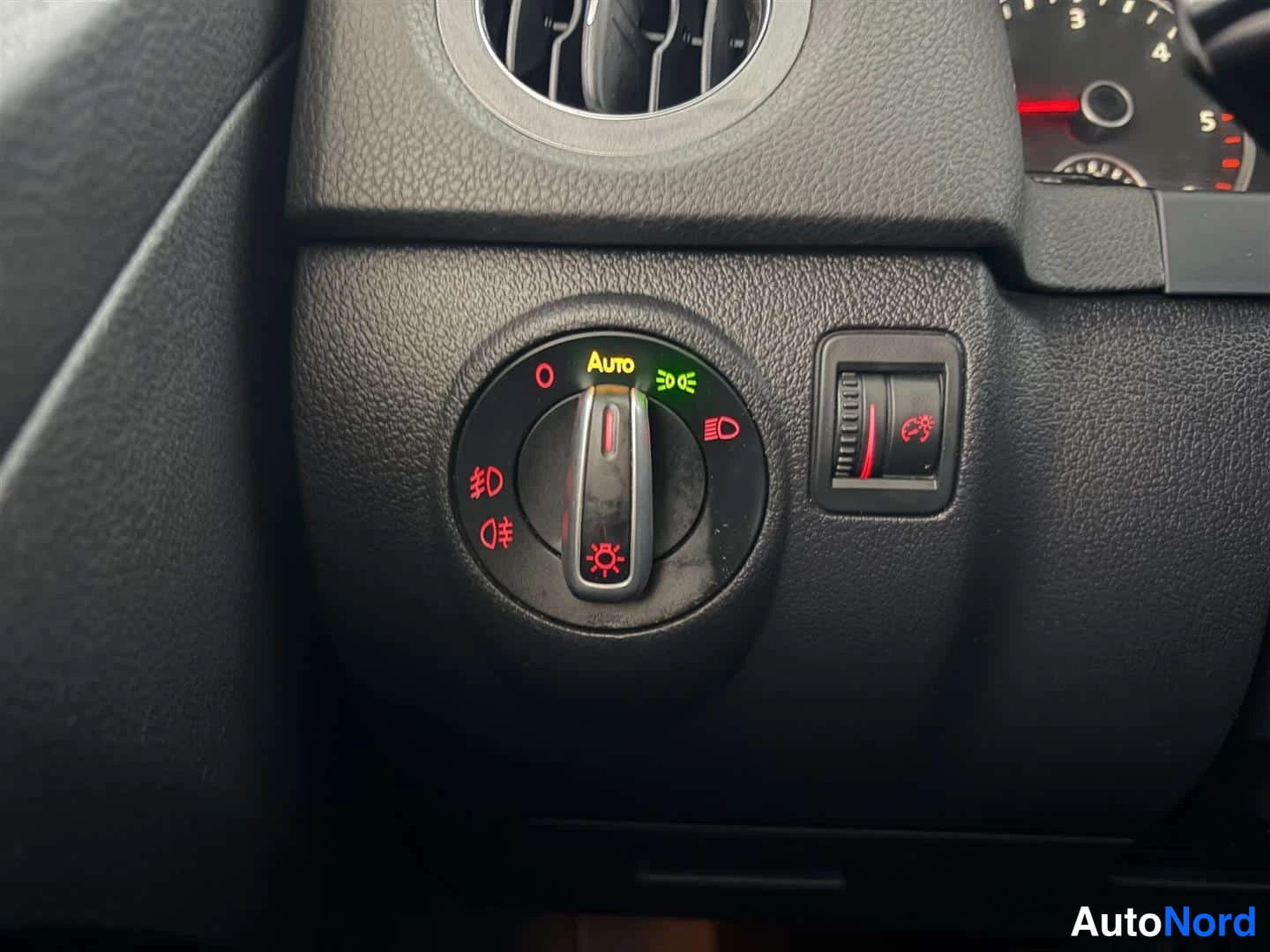 Hopea Volkswagen Tiguan 2012, yksityiskohta, kuva 26