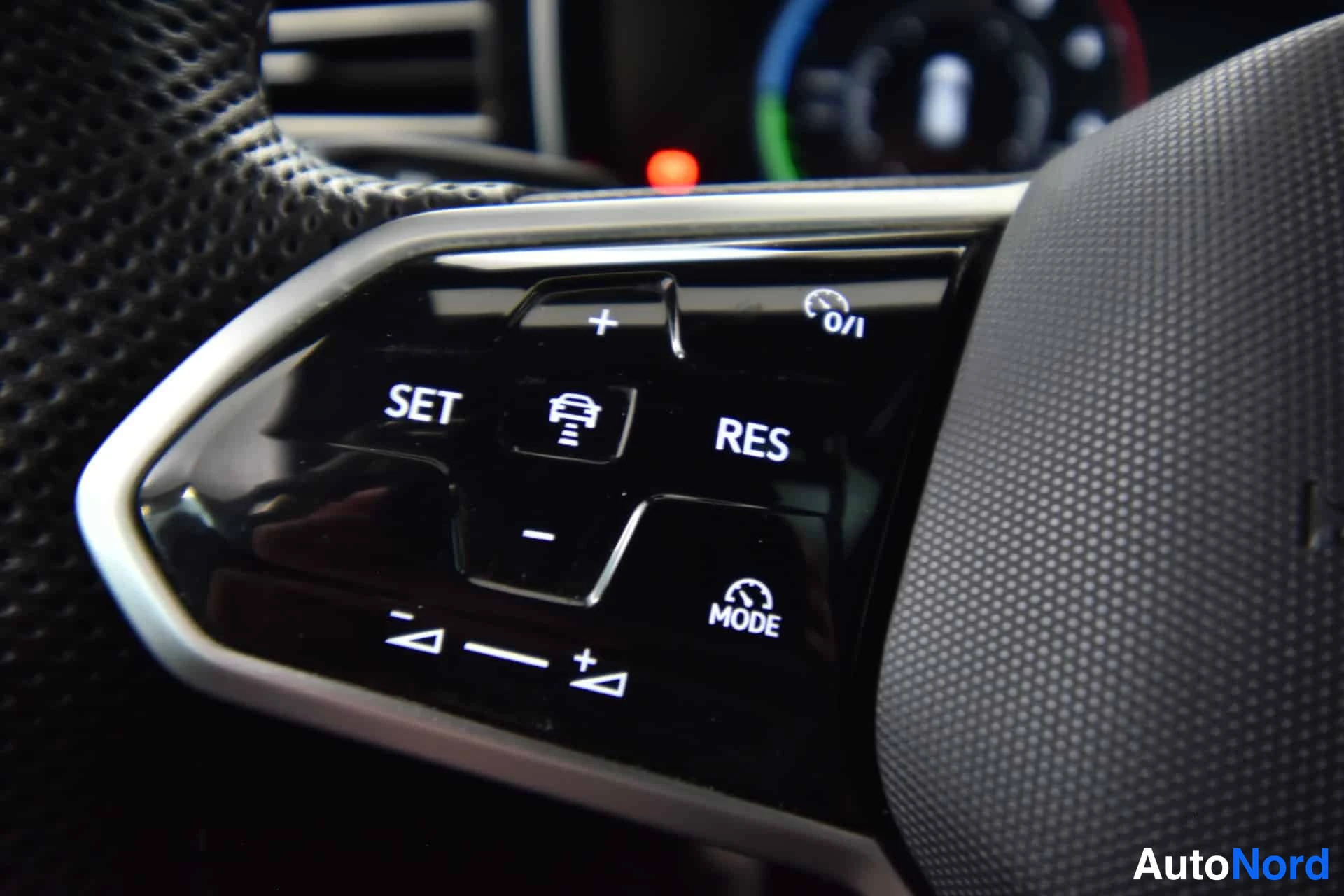 Svart Volkswagen Touareg 2024, detalj, bild 28