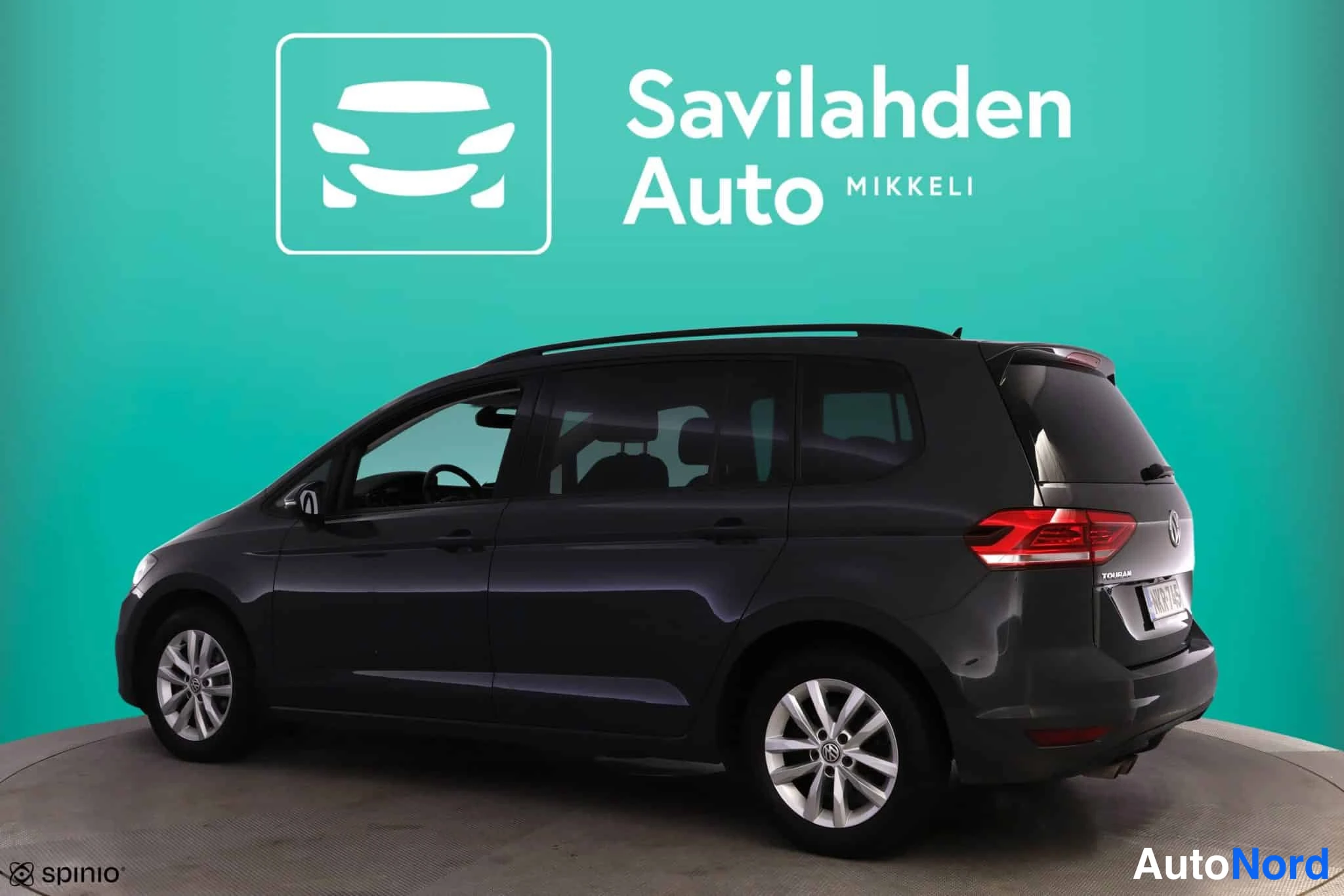 Harmaa Volkswagen Touran 2017, takaviisto, kuva 7