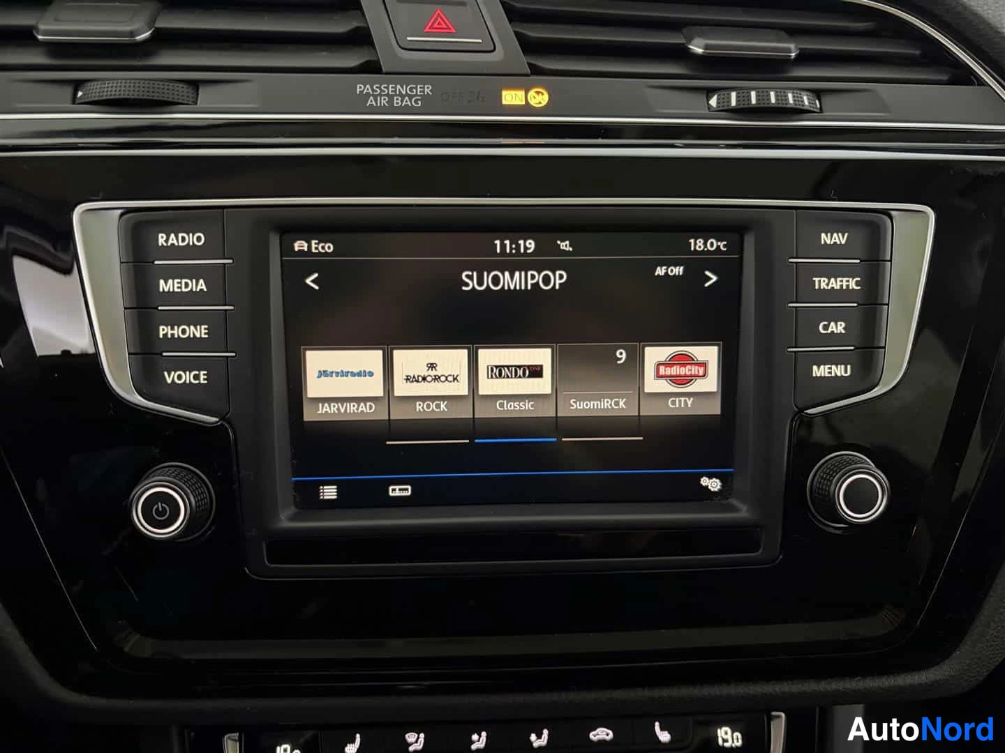 Harmaa Volkswagen Touran 2017, yksityiskohta, kuva 26