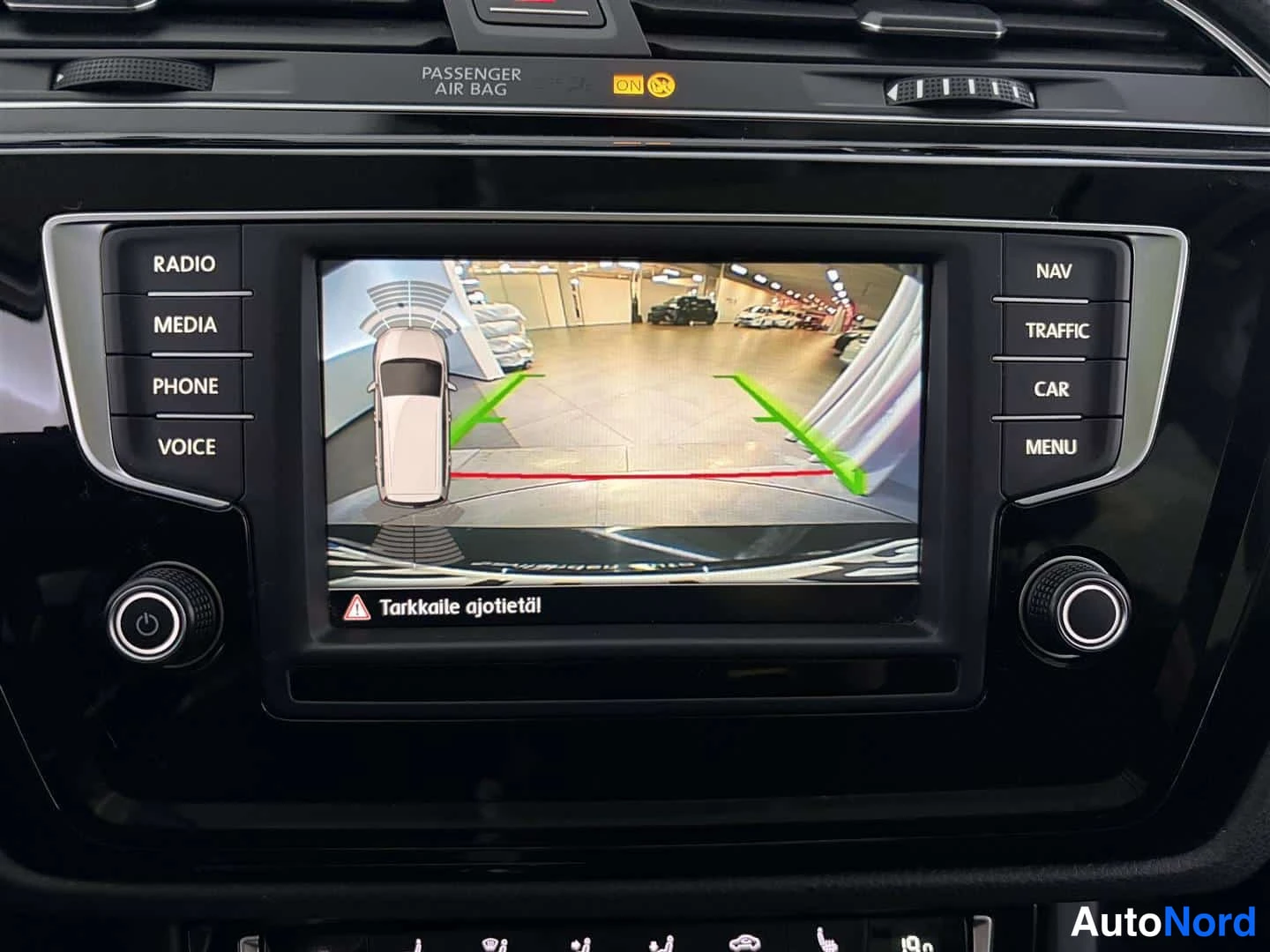 Harmaa Volkswagen Touran 2017, yksityiskohta, kuva 28