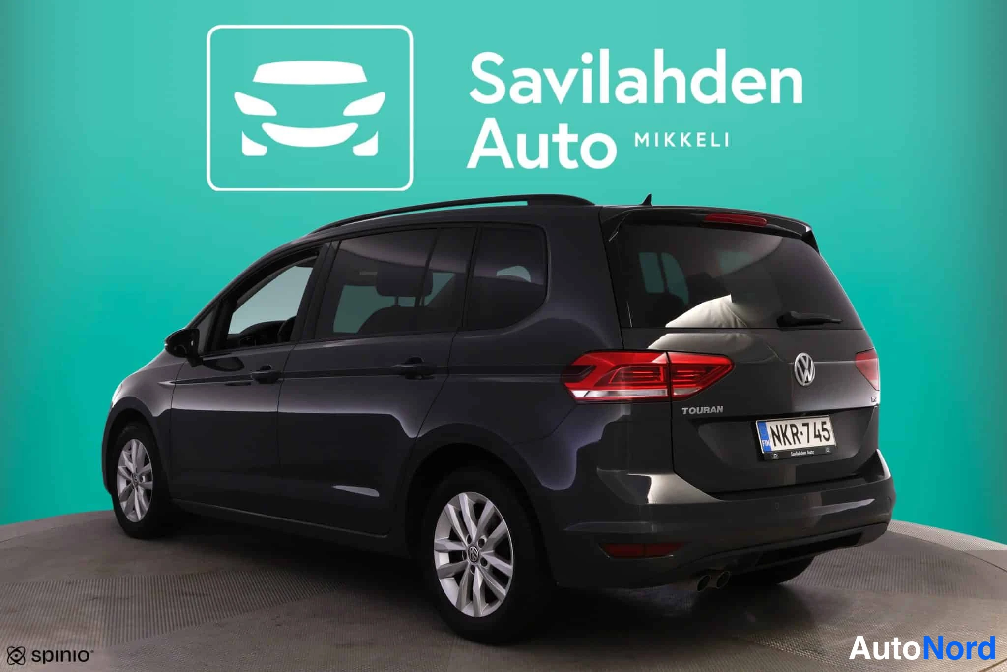 Harmaa Volkswagen Touran 2017, takaviisto, kuva 9