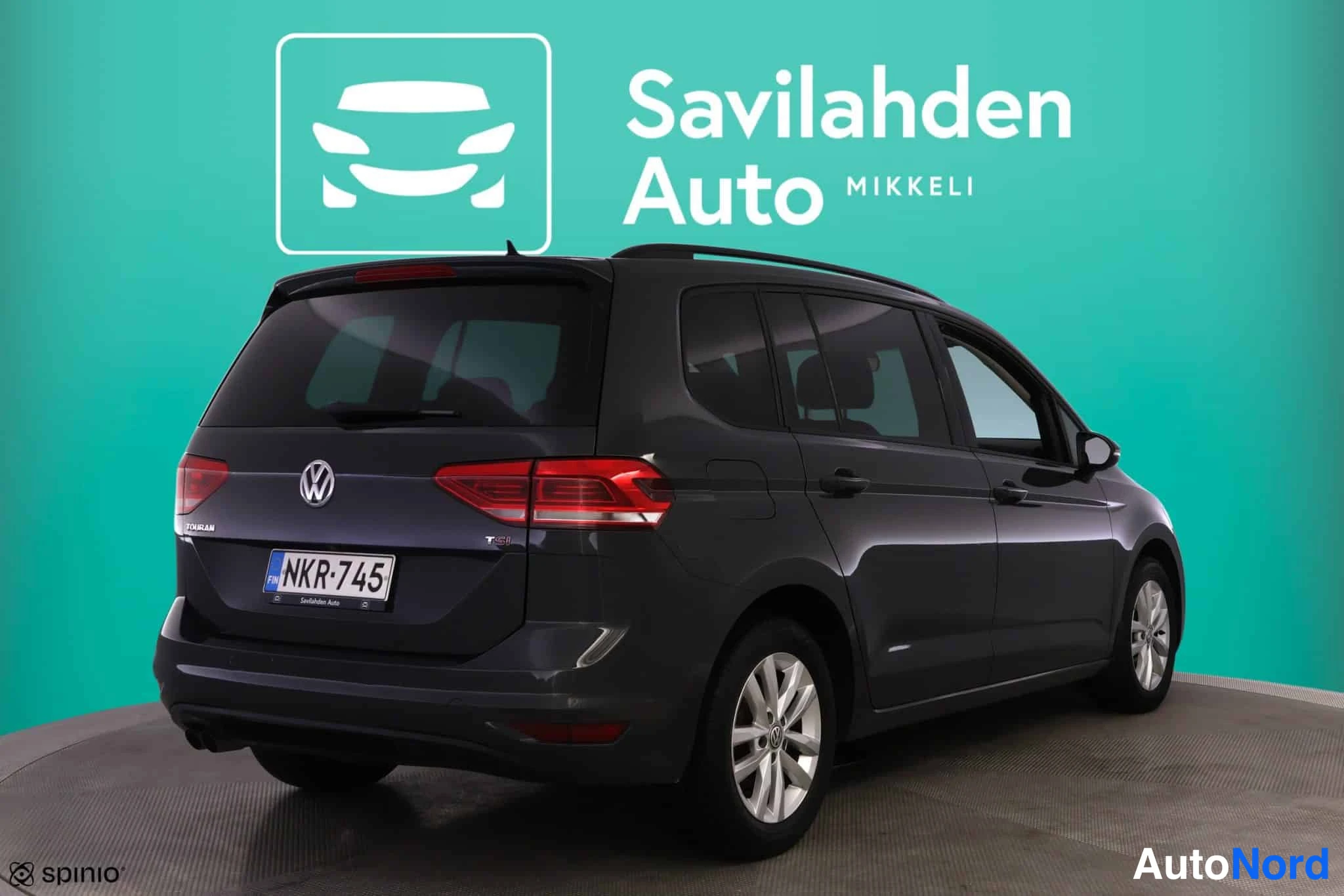Harmaa Volkswagen Touran 2017, takaviisto, kuva 11