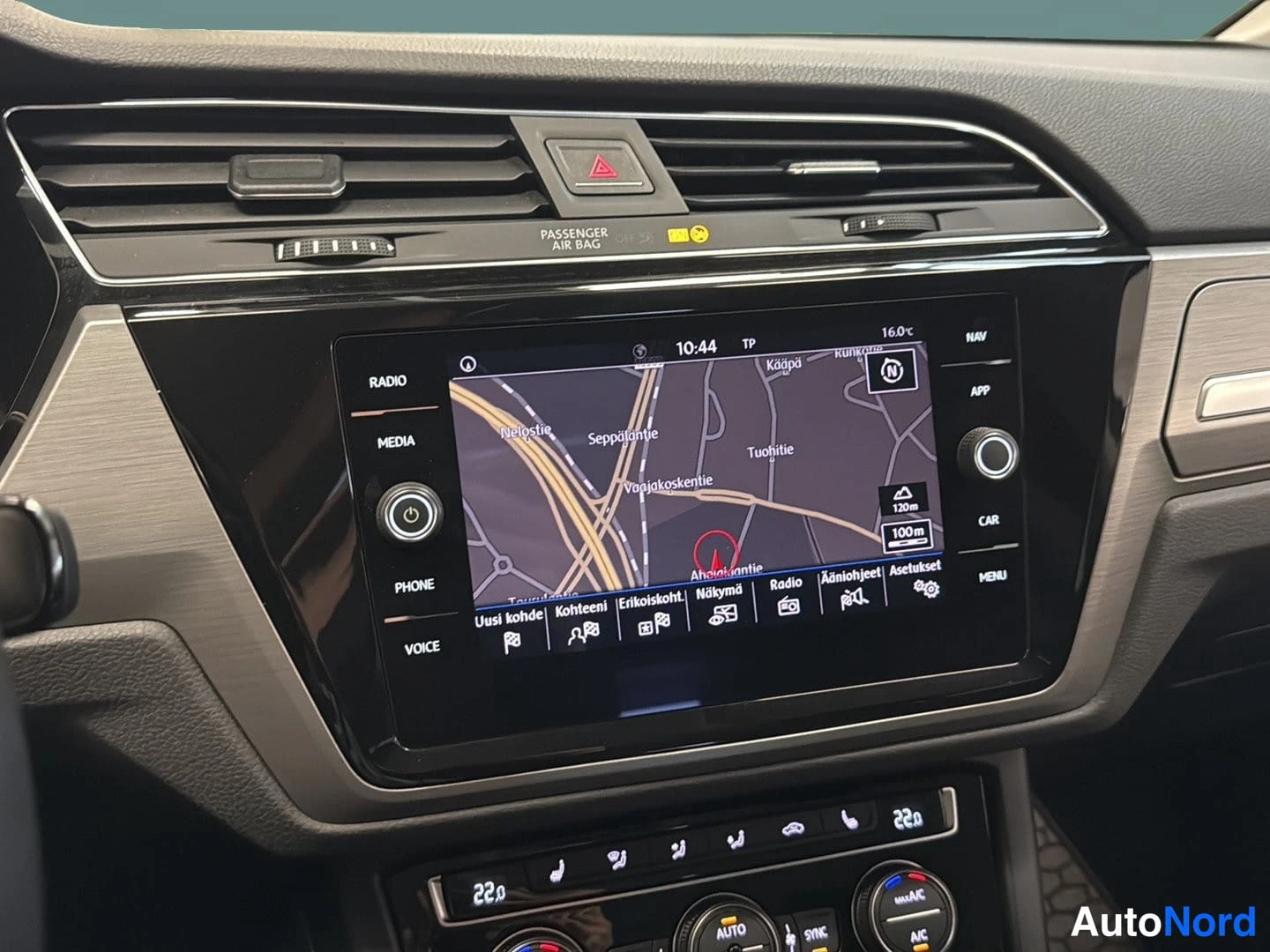 Harmaa Volkswagen Touran 2018, yksityiskohta, kuva 15