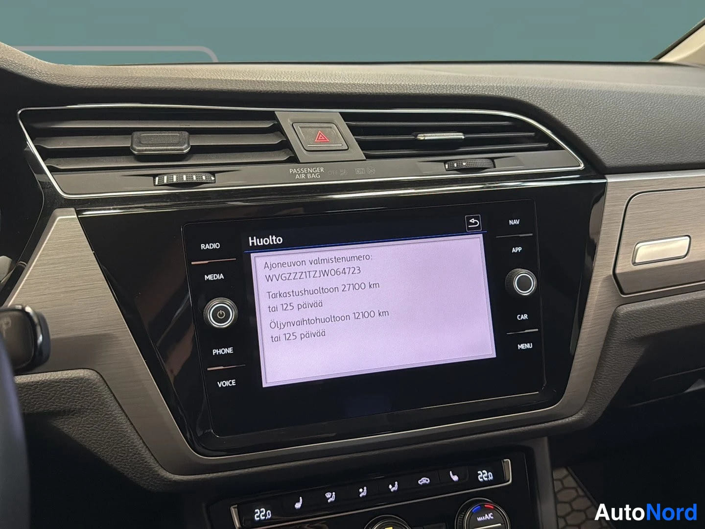 Harmaa Volkswagen Touran 2018, yksityiskohta, kuva 17