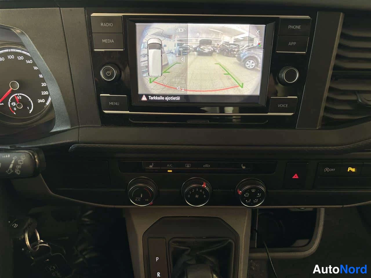 Blå Volkswagen Transporter 2021, detalj, bild 22