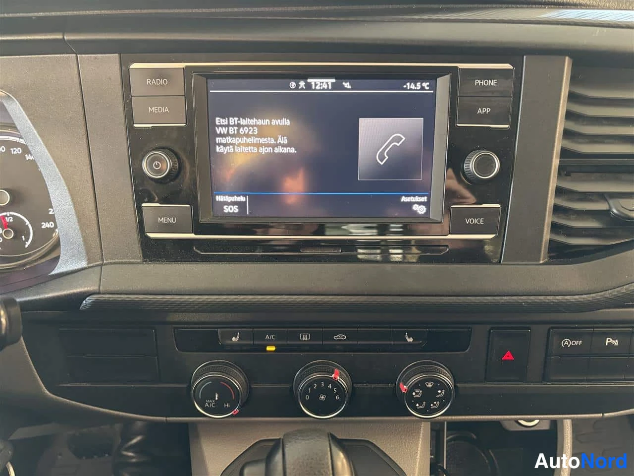 Blå Volkswagen Transporter 2021, detalj, bild 23
