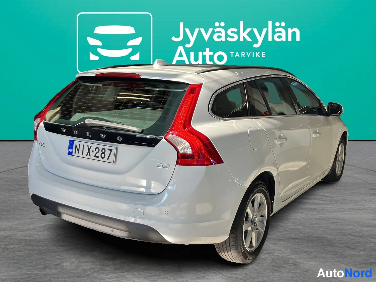 Valkoinen Volvo V60 2012, takaviisto, kuva 4
